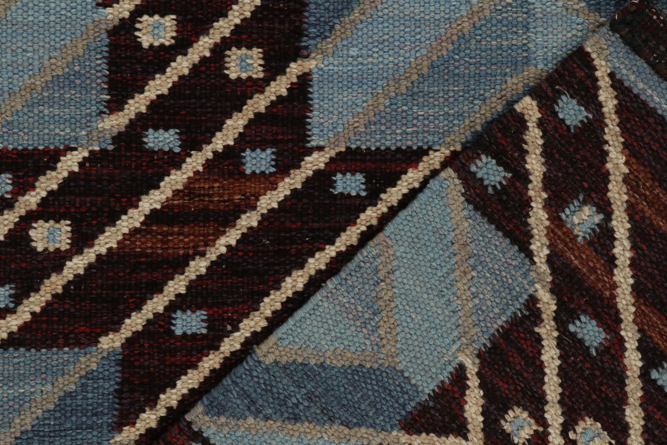 Rug & Kilim: Kilim in stile scandinavo con motivo geometrico blu e marrone In condizioni Nuovo in vendita a Long Island City, NY