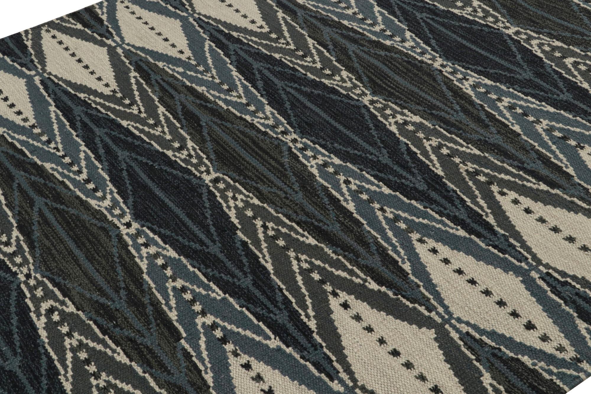 Indian Rug & Kilim’s Scandinavian Style Kilim in Blue & Grey Geometric Patterns For Sale