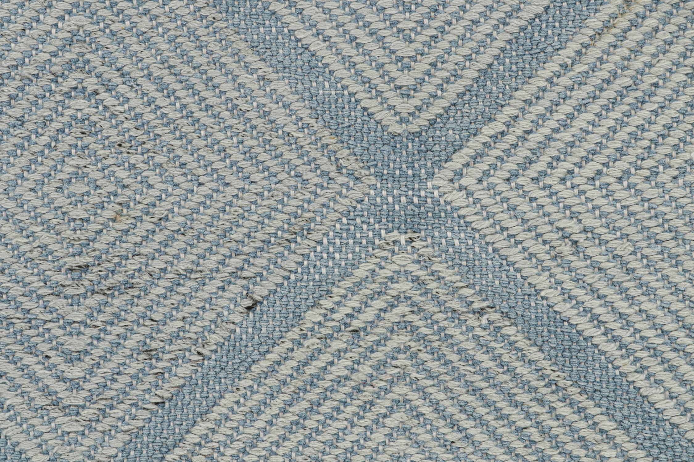 Rug & Kilim's Scandinavian Style Kilim in Blue with Silver Diamond Patterns (Kilim de style scandinave en bleu avec des motifs de diamants argentés) Neuf - En vente à Long Island City, NY