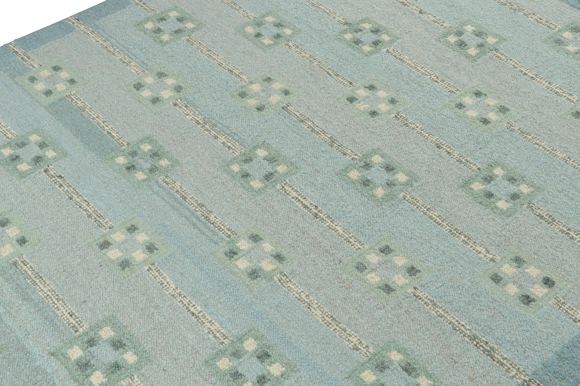 Rug & Kilim's skandinavischer Stil Kilim in Blau mit geometrischen Mustern in Teal (Indisch) im Angebot