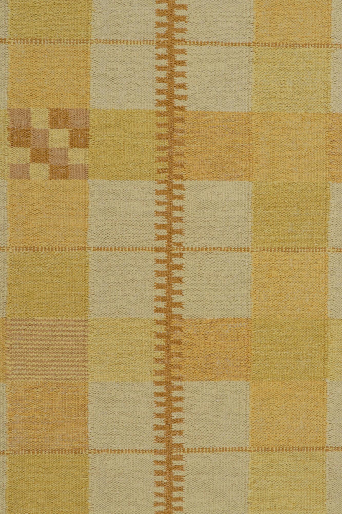 Rug & Kilim: Kilim in stile scandinavo con motivo geometrico color crema e oro In condizioni Nuovo in vendita a Long Island City, NY