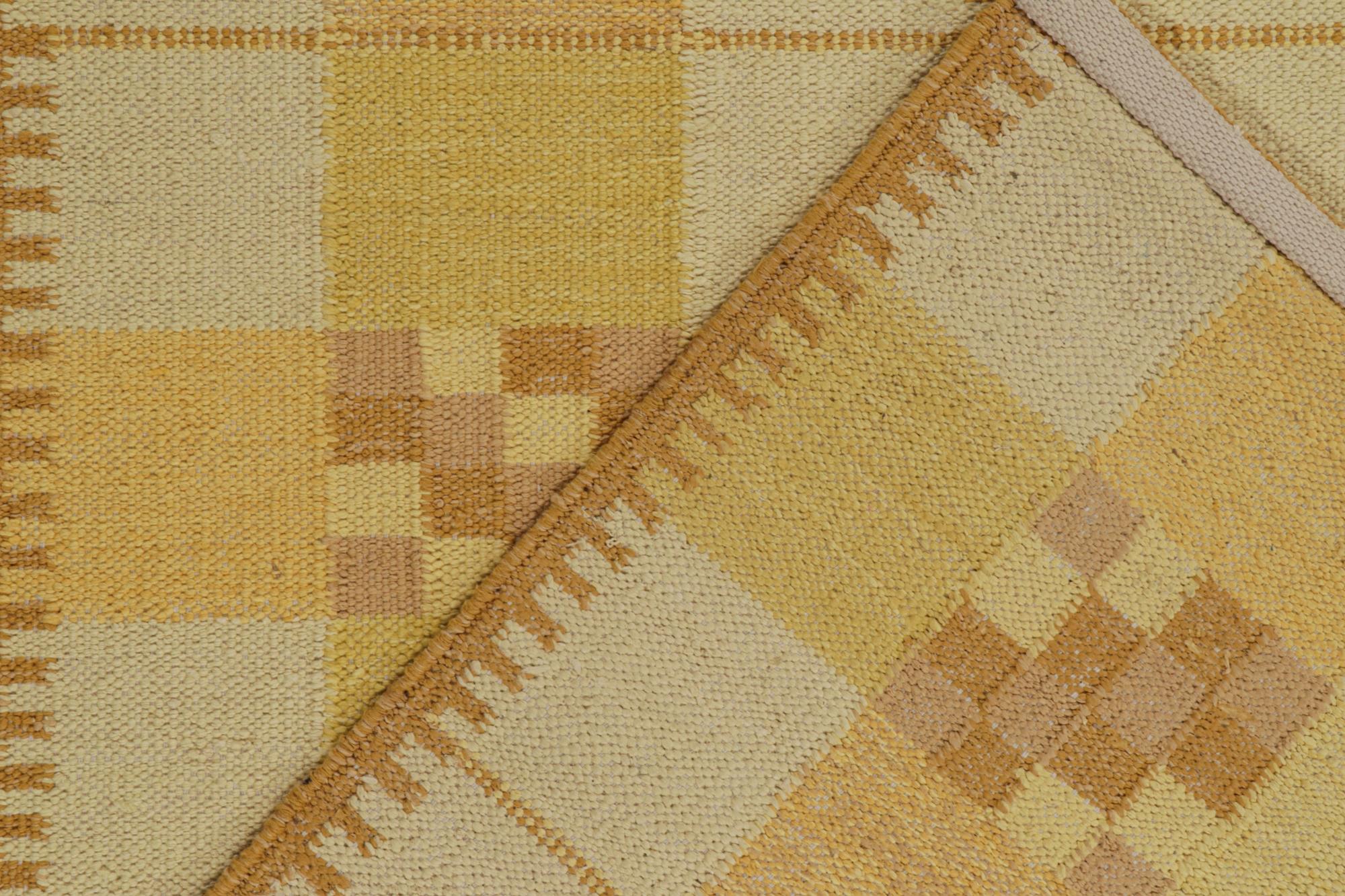 XXI secolo e contemporaneo Rug & Kilim: Kilim in stile scandinavo con motivo geometrico color crema e oro in vendita