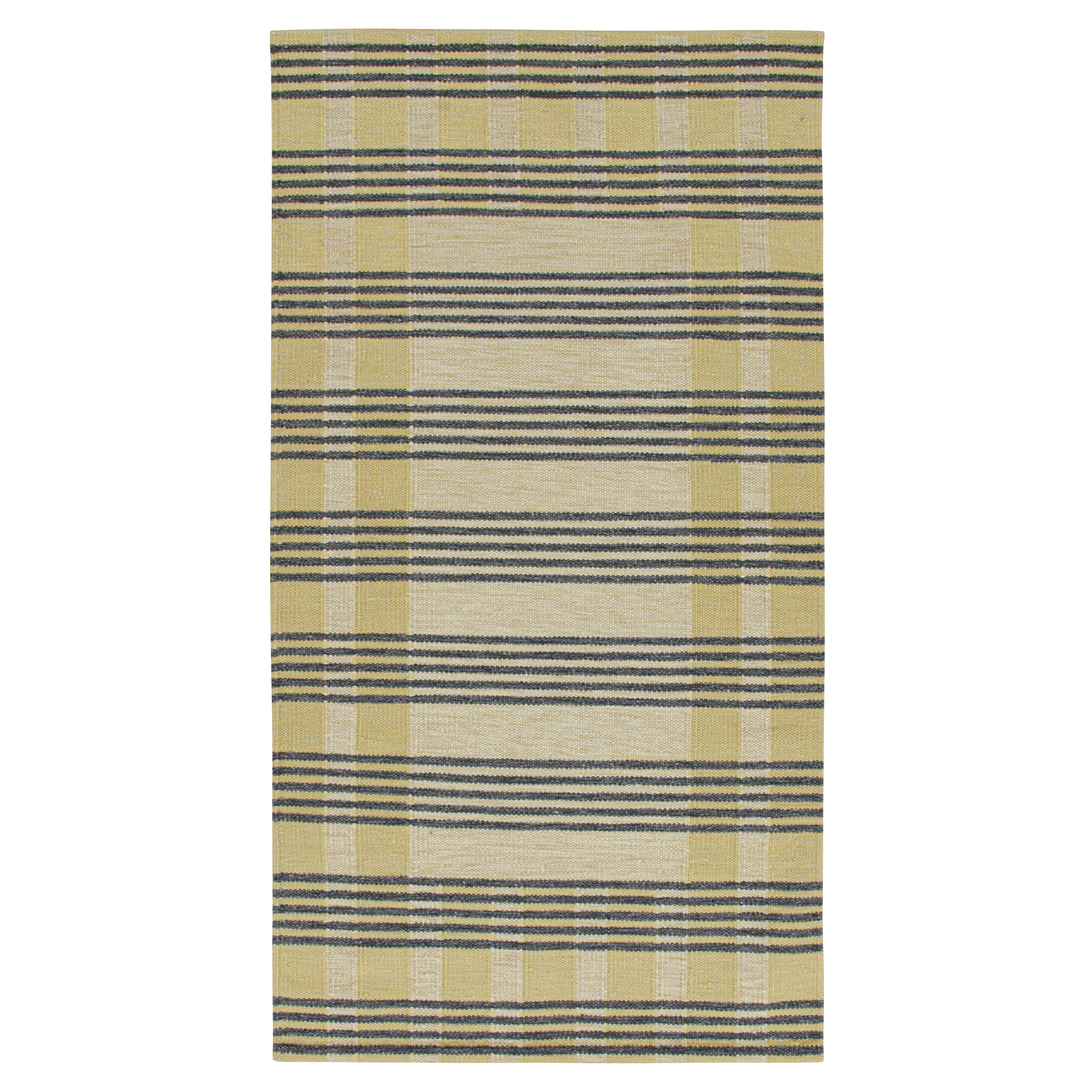 Rug & Kilim è un kilim in stile scandinavo con motivi a strisce grigie e crema. in vendita