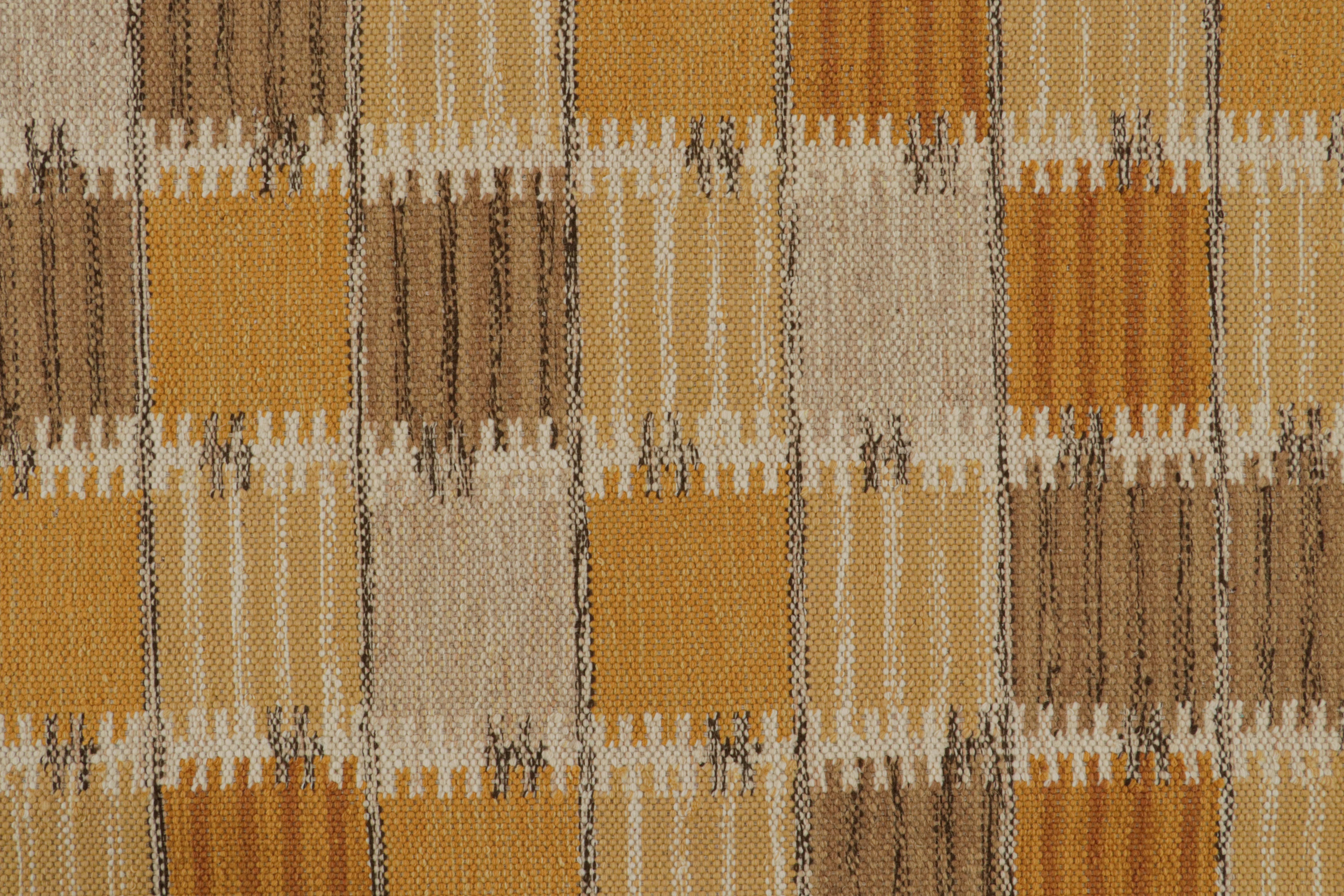 Rug & Kilim’s Scandinavian Style Kilim in Gold & Beige-Brown Geometric Pattern In New Condition For Sale In Long Island City, NY