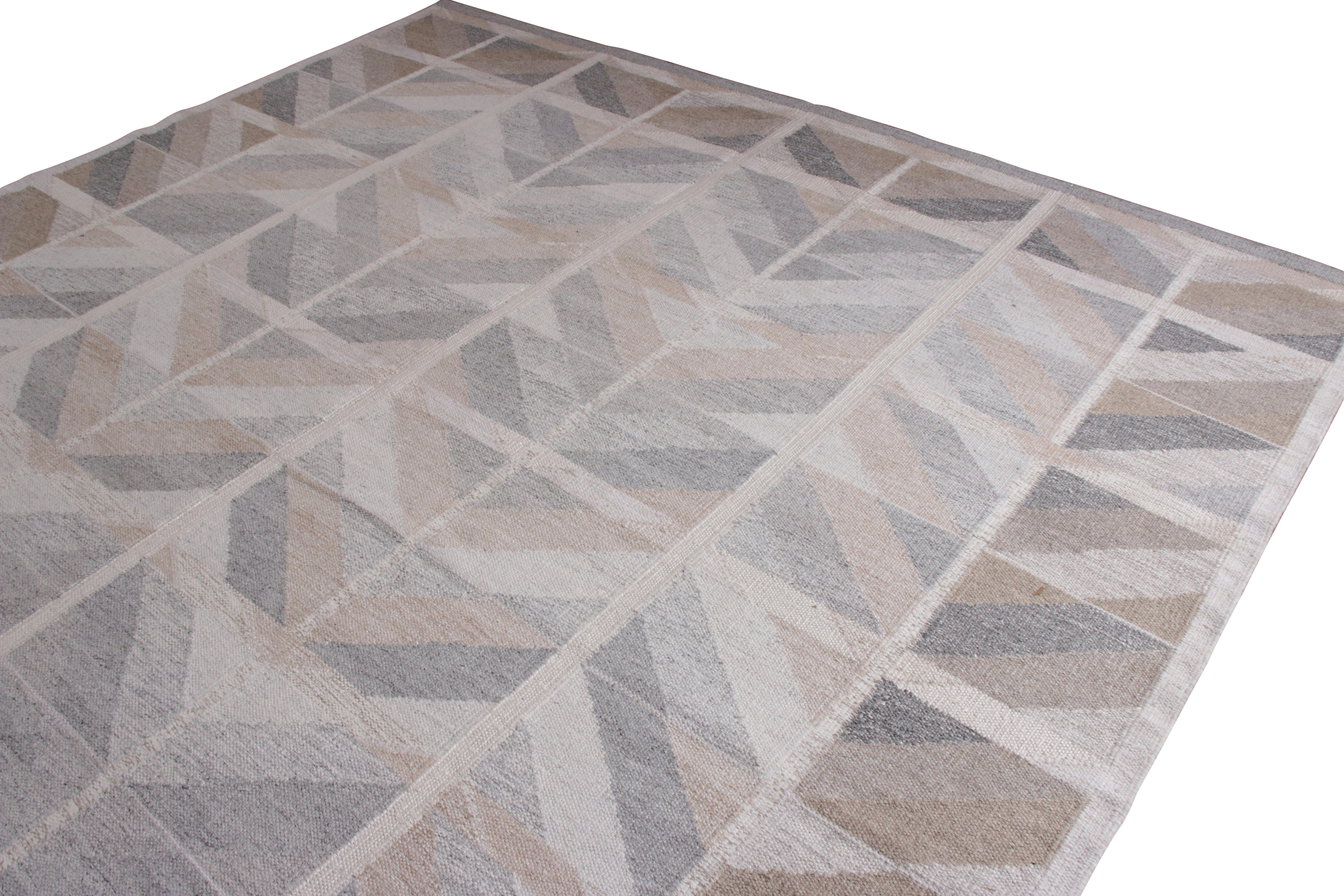 Modern Rug & Kilim’s Scandinavian Style Kilim in Gray and Beige-Brown Chevron Pattern For Sale