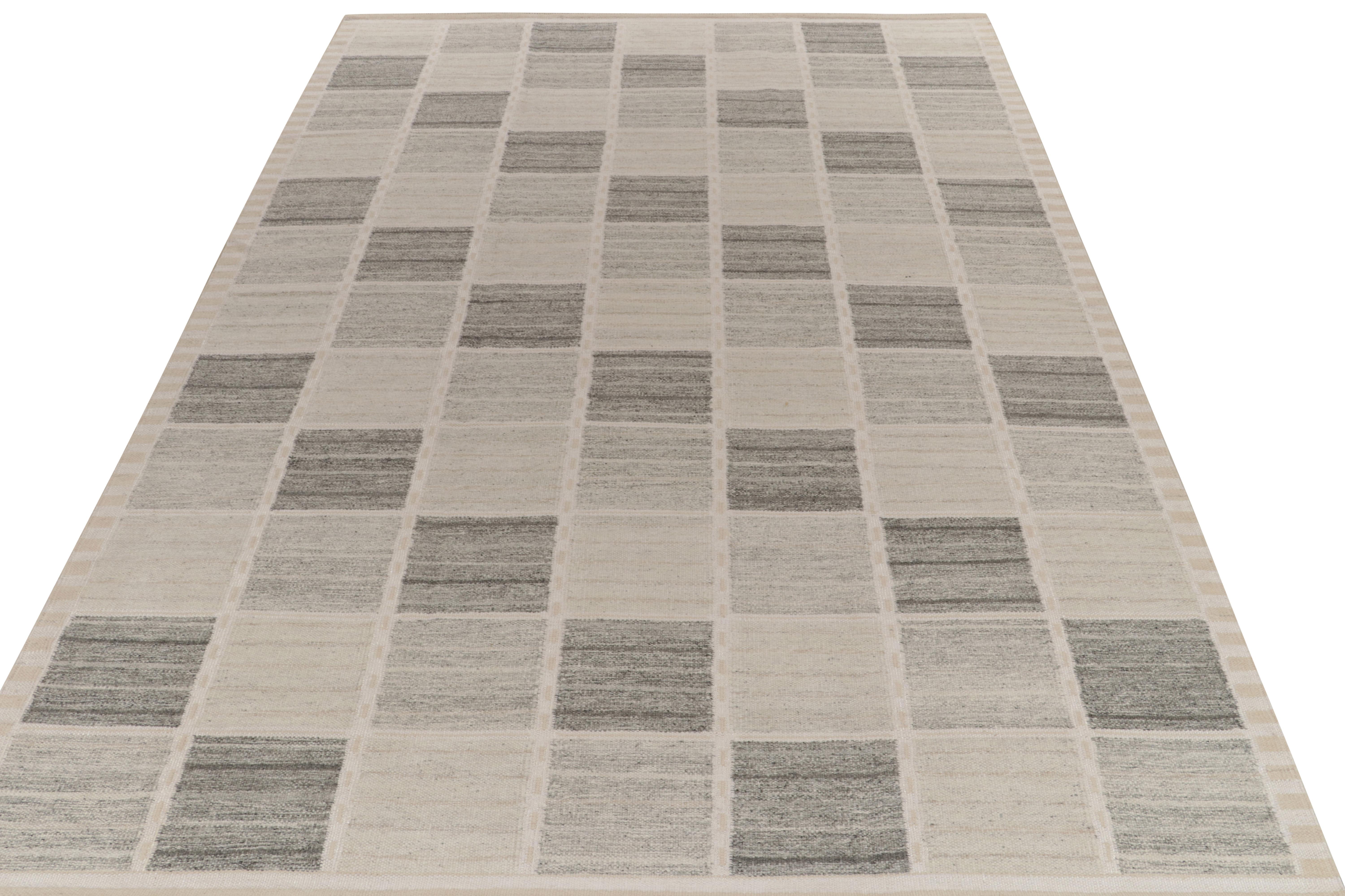 Skandinavischer Kilim von Rug & Kilim mit grauem und weißem geometrischem Muster (Skandinavische Moderne) im Angebot