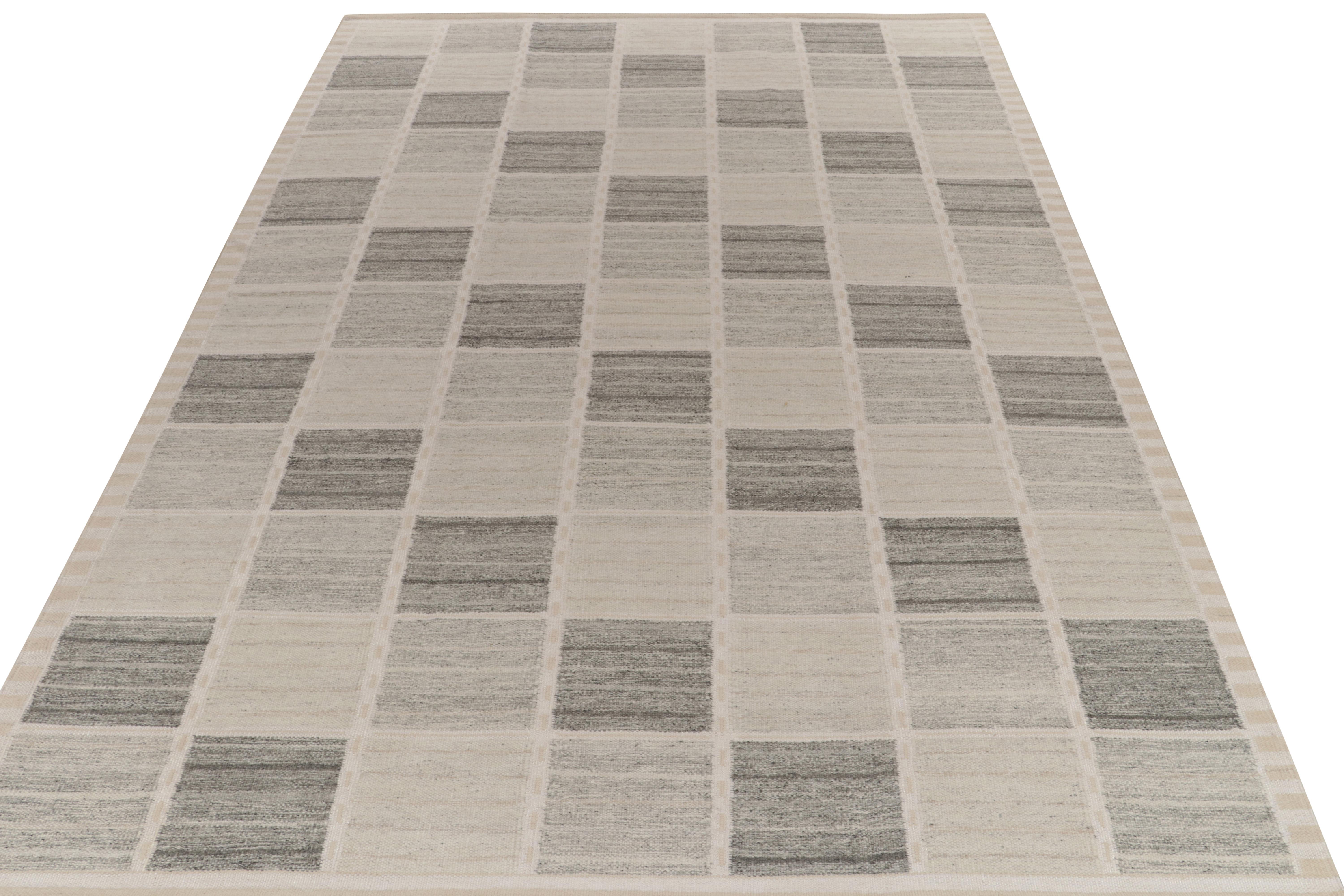 Scandinavian Modern Rug & Kilim’s Scandinavian Style Kilim in Gray and White Geometric Pattern For Sale