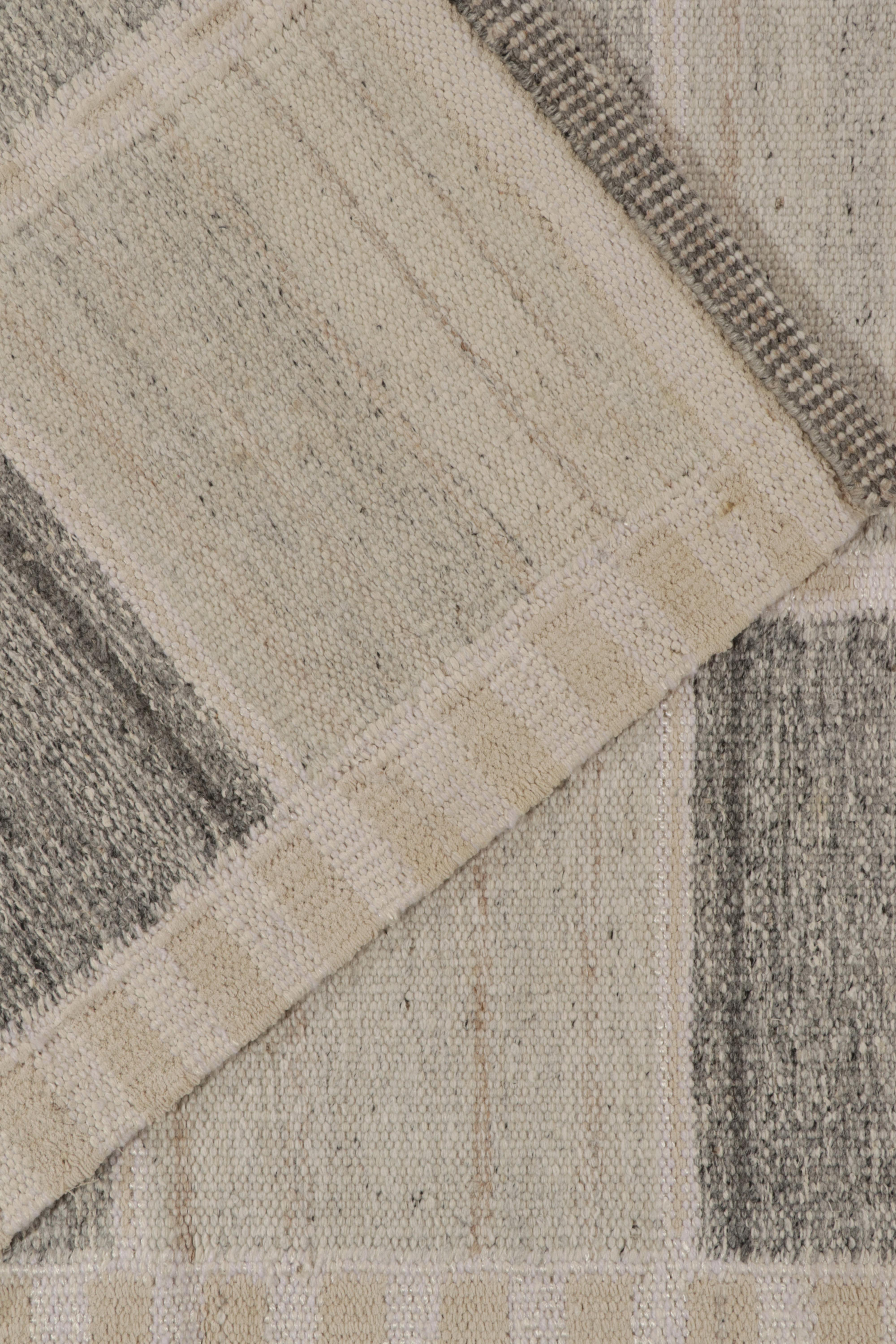 Contemporary Rug & Kilim’s Scandinavian Style Kilim in Gray and White Geometric Pattern For Sale