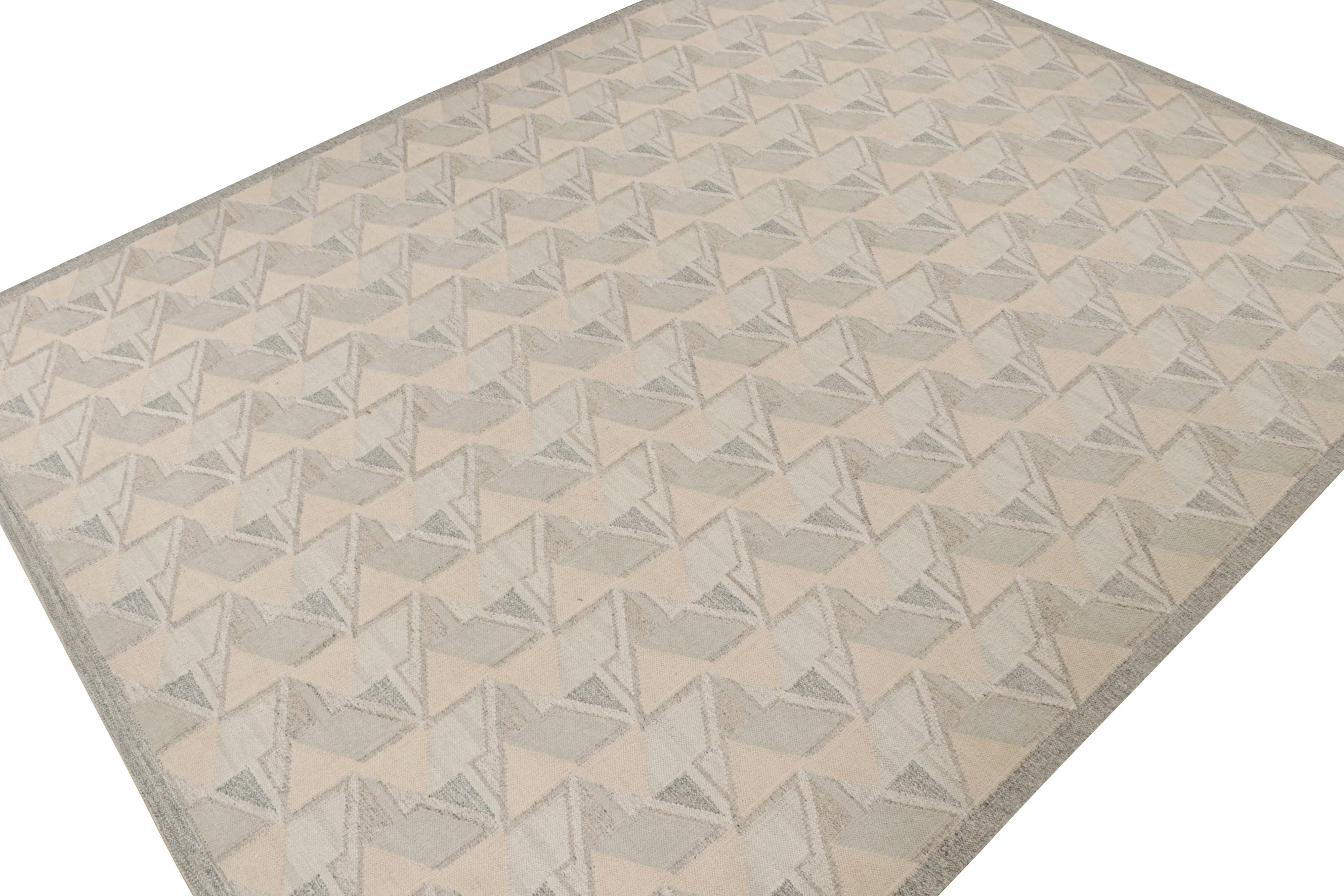 Moderne Rug & Kilim's Scandinavian Style Kilim in gray, Beige, White Patterns en vente