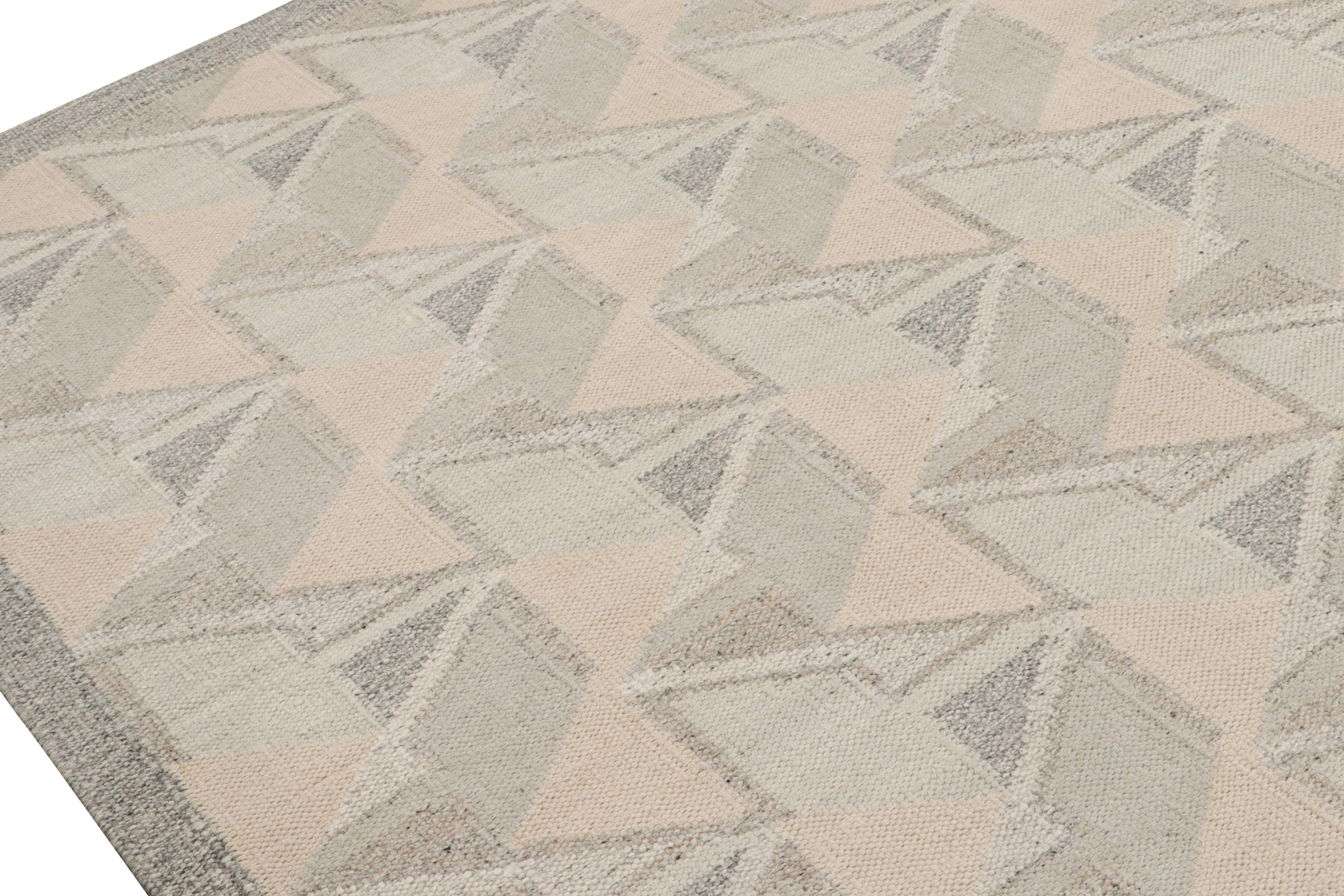 Rug & Kilim’s Scandinavian Style Kilim in gray, Beige, White Patterns In New Condition For Sale In Long Island City, NY