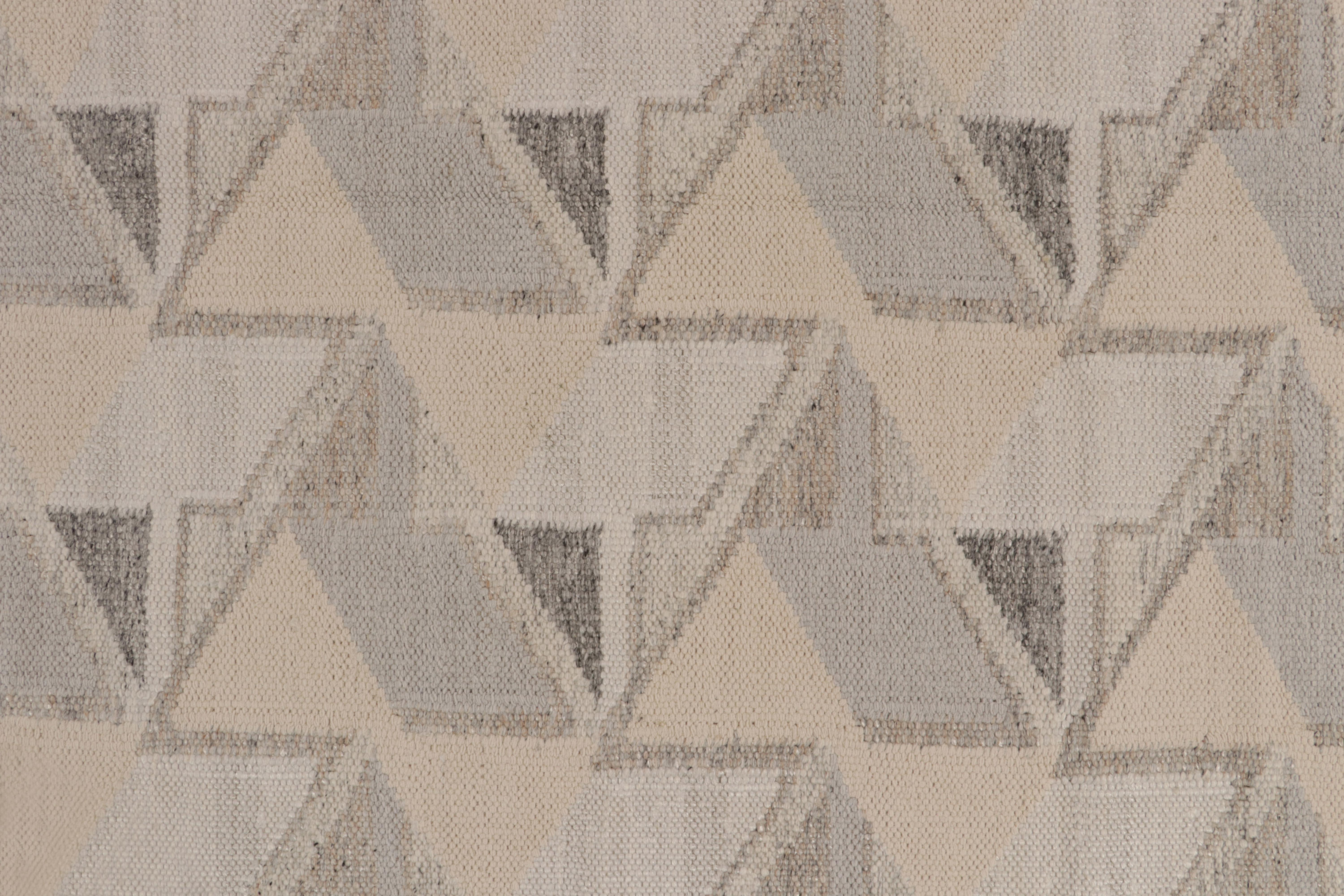 Teppich & Kilims Skandinavischer Kelim im Stil in Grau, Weiß & Blau mit geometrischen Mustern im Zustand „Neu“ im Angebot in Long Island City, NY