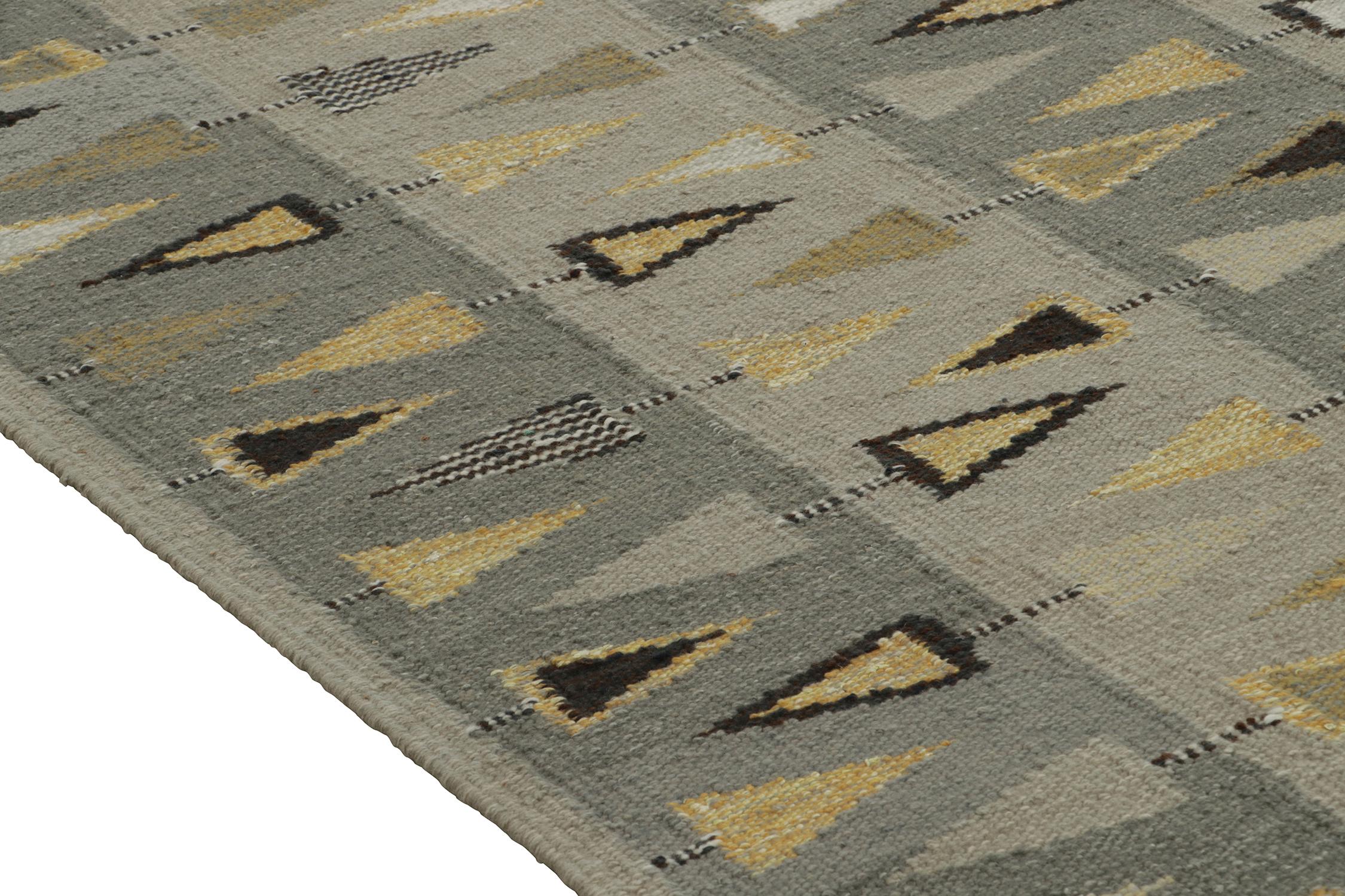 Rug & Kilim's skandinavischer Kilim in Grau mit goldenem geometrischem Muster (Handgeknüpft) im Angebot