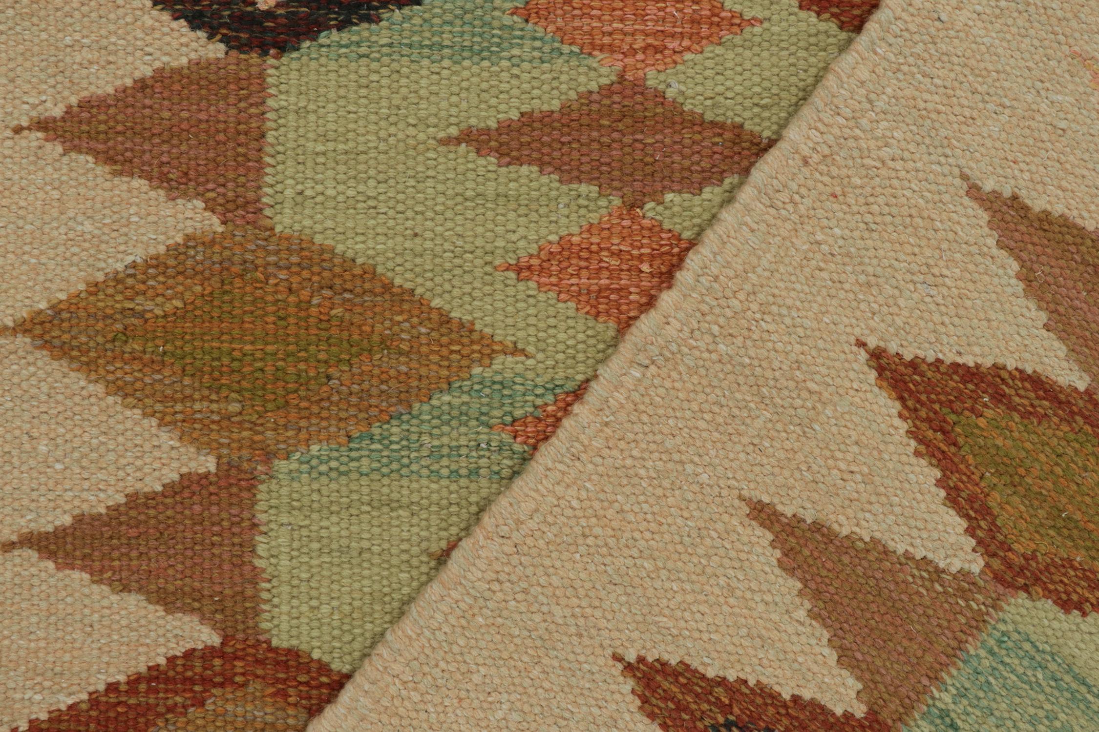 XXIe siècle et contemporain Rug & Kilim's Scandinavian Style Kilim in Green & Beige-Brown Geometric Pattern (Kilim de style scandinave à motif géométrique vert et beige-brun) en vente