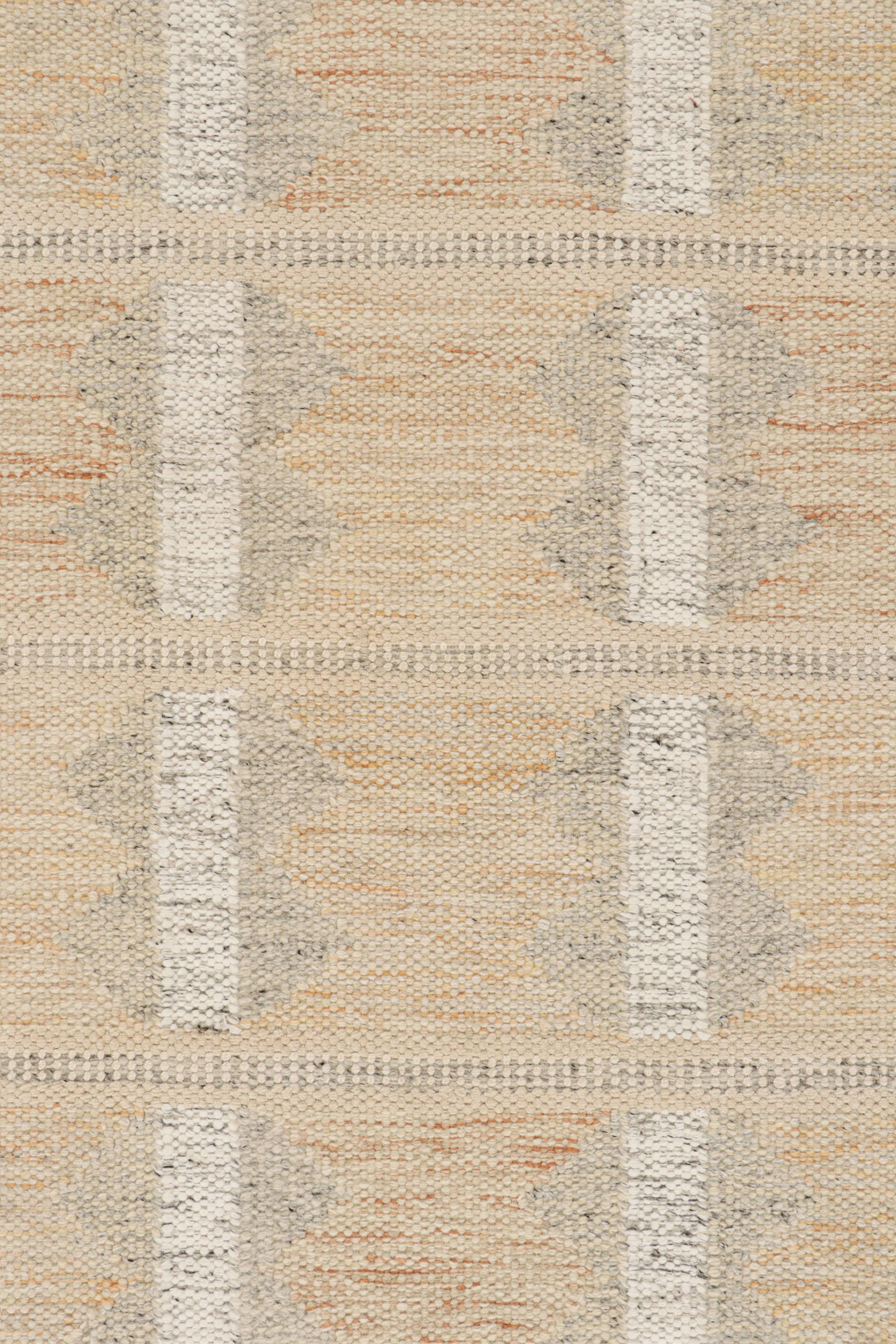 Rug & Kilim’s Scandinavian Style Kilim in Ivory with Off-White Geometric Pattern In New Condition For Sale In Long Island City, NY