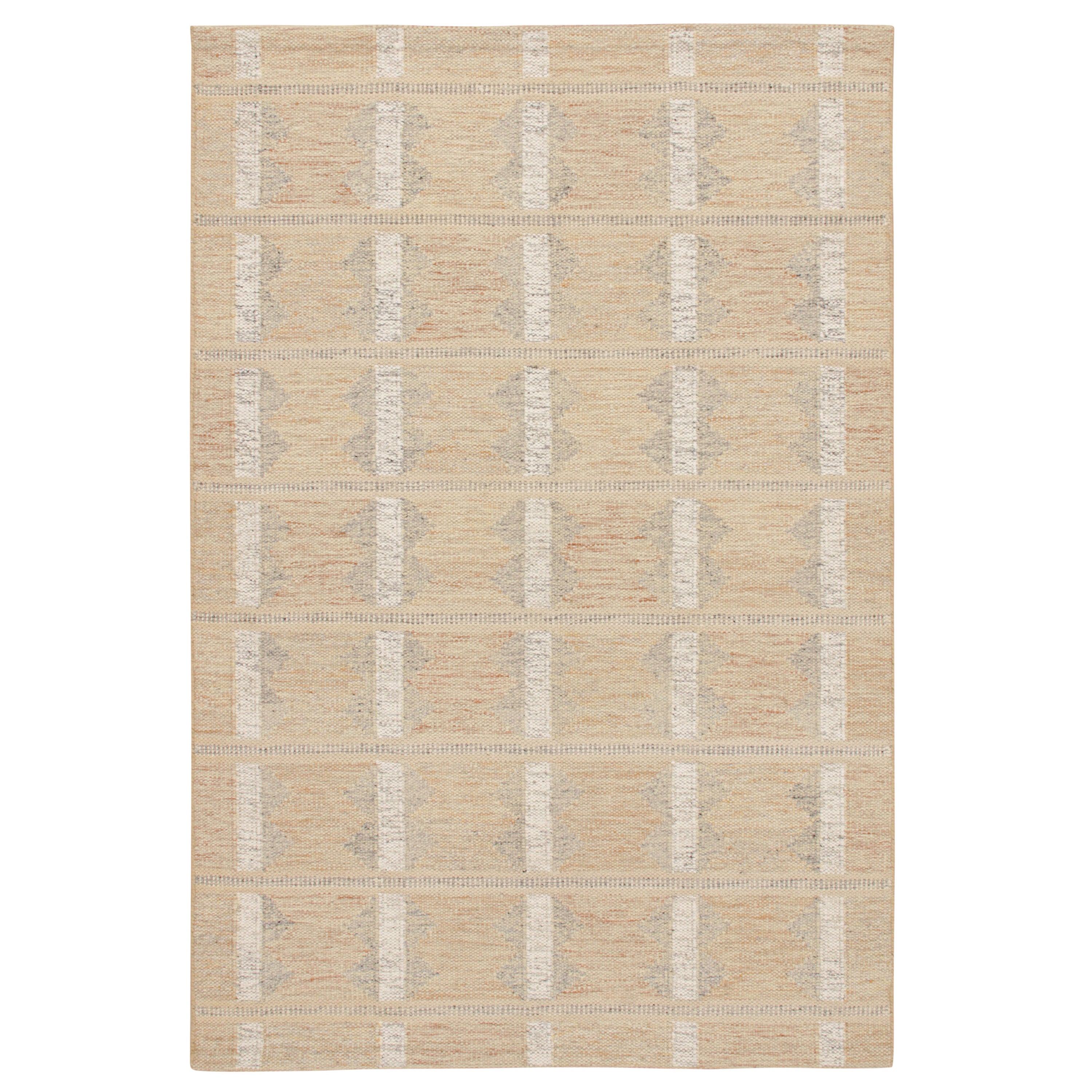 Rug & Kilim: Kilim in stile scandinavo in avorio con motivo geometrico bianco sporco