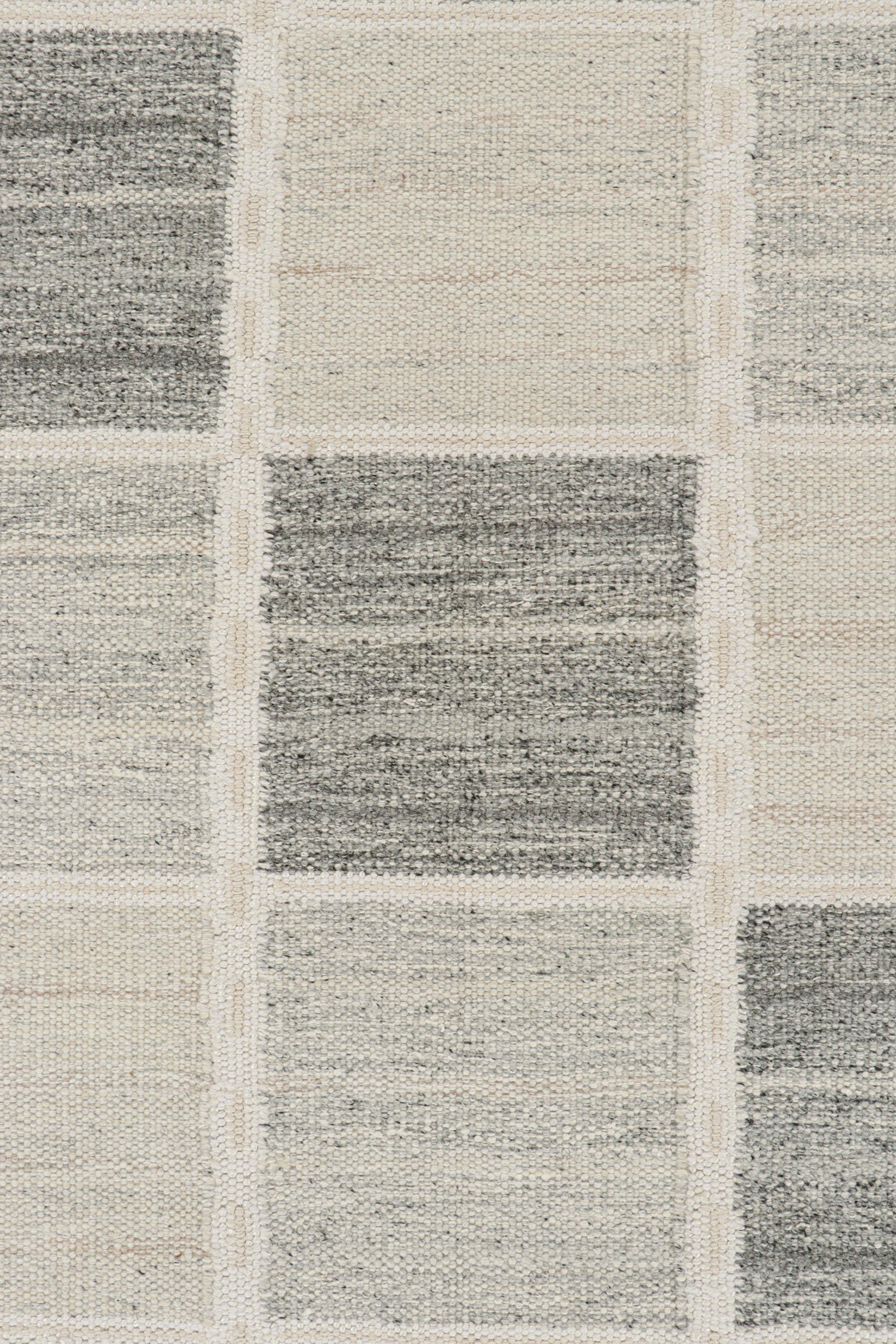 Rug & Kilim’s Scandinavian Style Kilim in Off-White and Grey Geometric Patterns In New Condition For Sale In Long Island City, NY