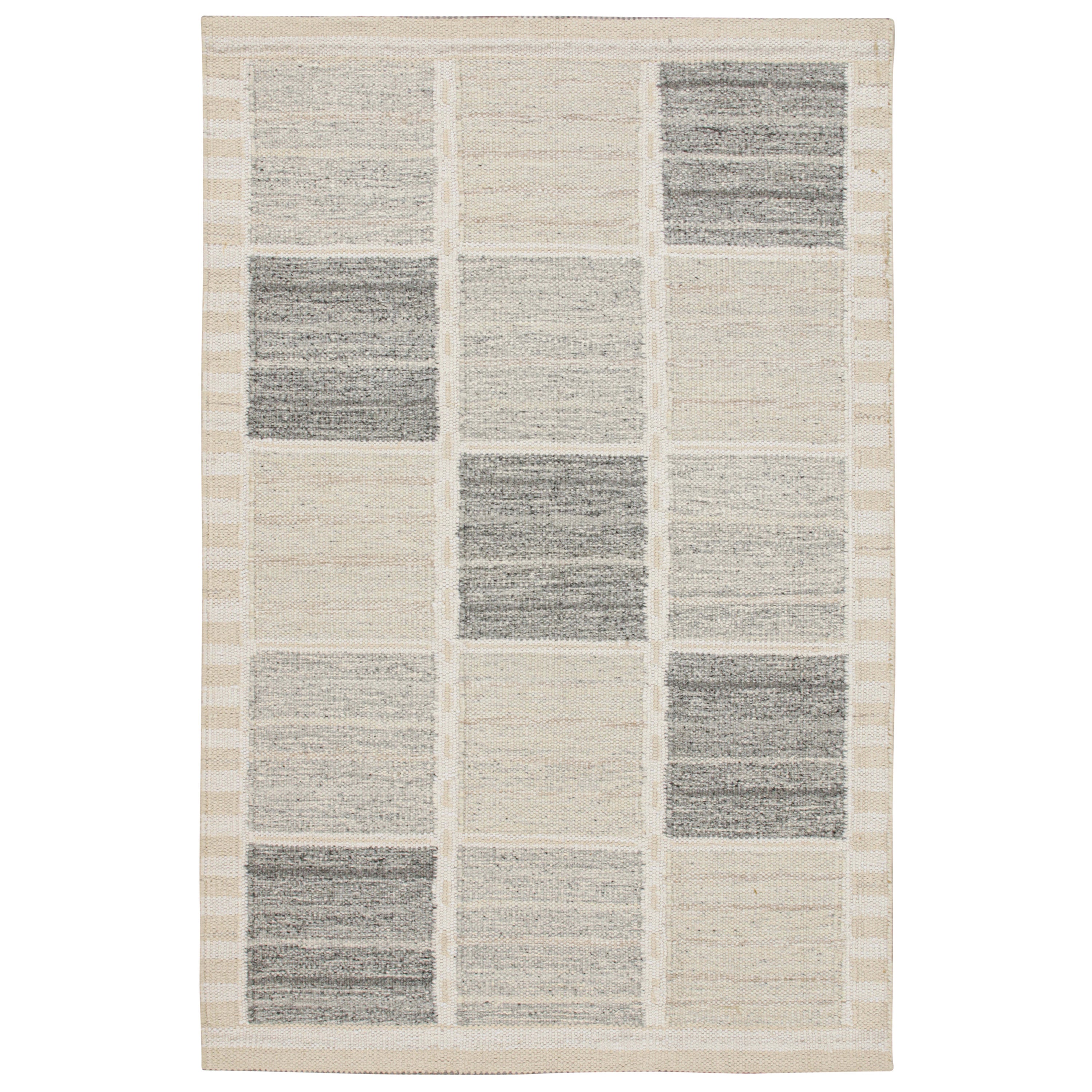 Rug & Kilim’s Scandinavian Style Kilim in Off-White and Grey Geometric Patterns For Sale