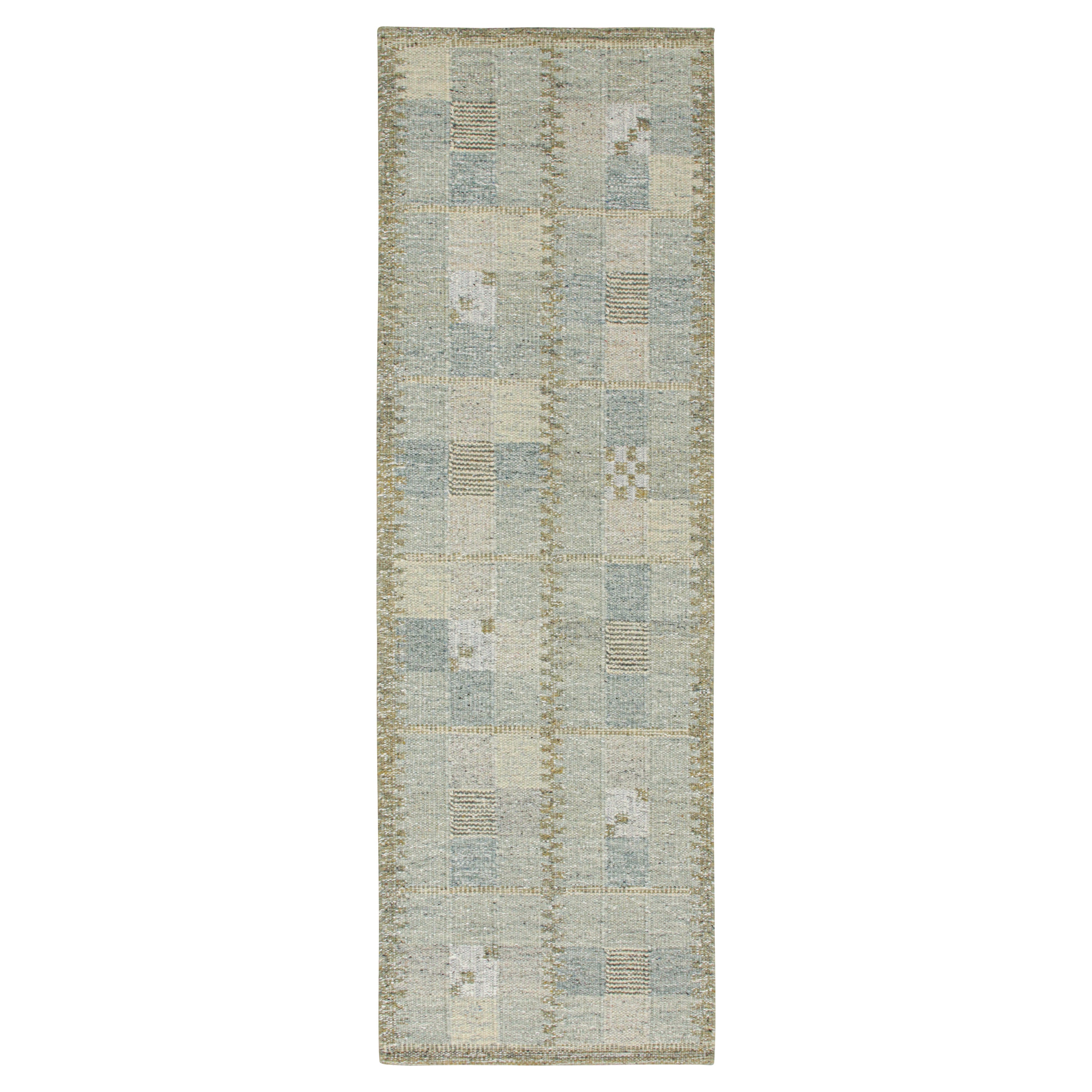 Rug & Kilim è un Kilim in stile scandinavo di colore blu cielo con motivo geometrico in vendita