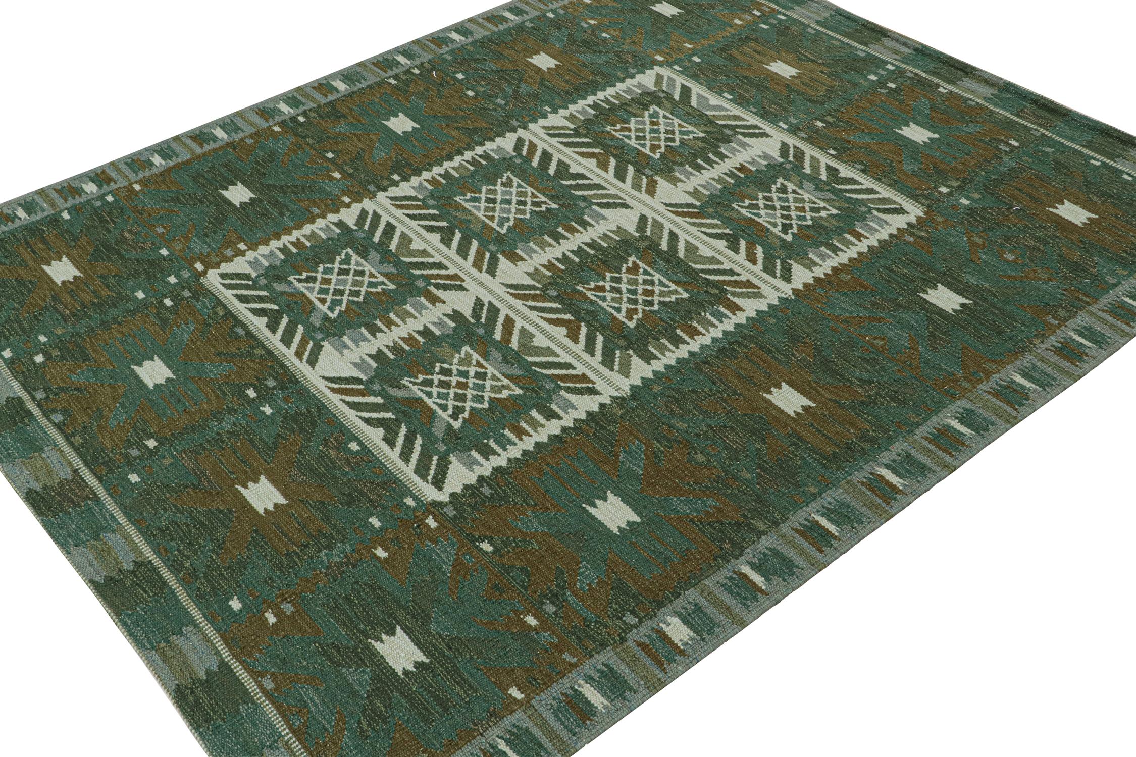 Moderno Rug & Kilim in stile scandinavo con motivi geometrici verde acqua, grigio e marrone in vendita