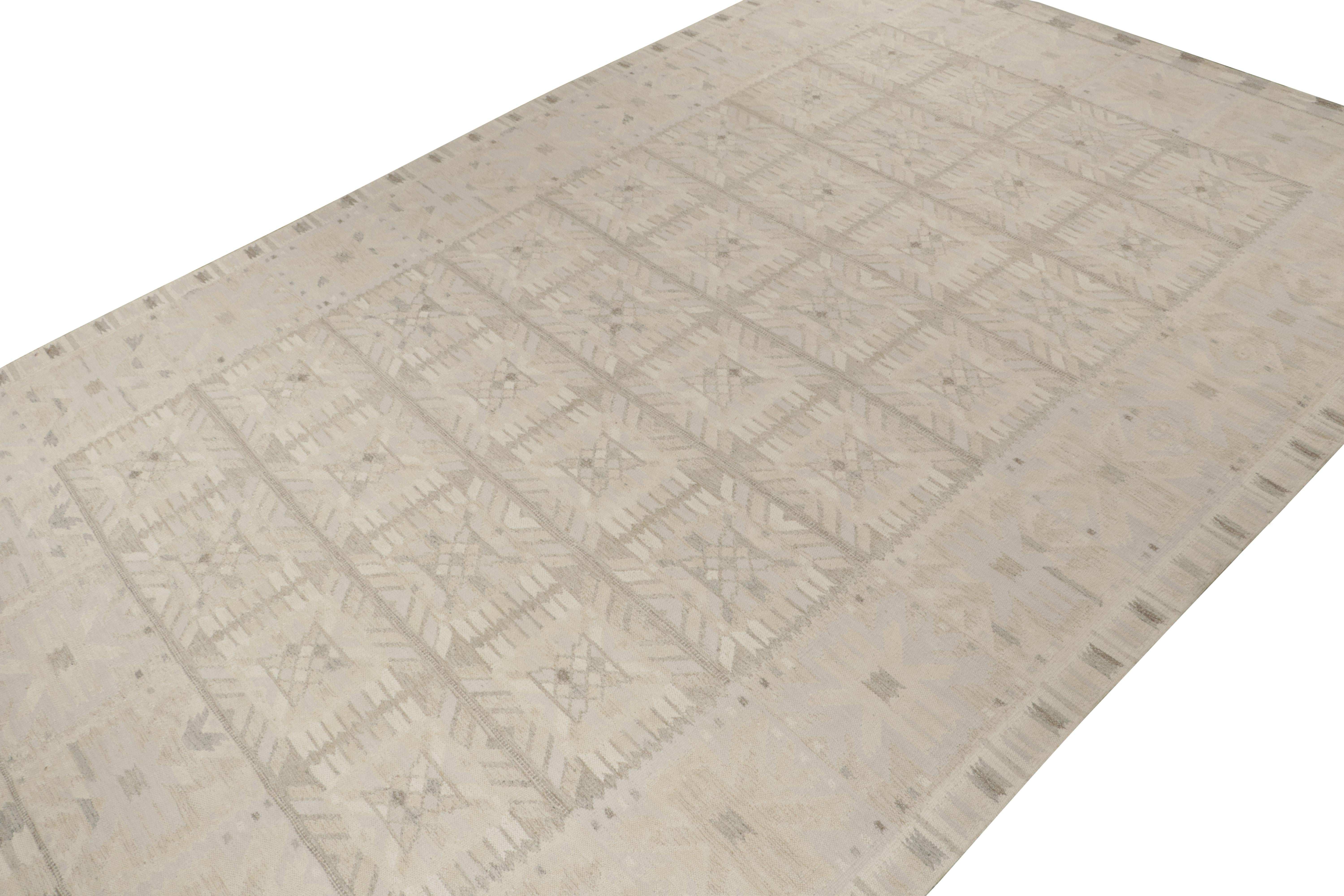 Dieser Kelim im schwedischen Stil (13x19) gehört zur preisgekrönten Scandinavian Collection'S von Rug & Kilim.

Weiter zum Design:

Dieser Teppich ist die erste große Darstellung dieses modernen Stils aus der Mitte des Jahrhunderts, der einen