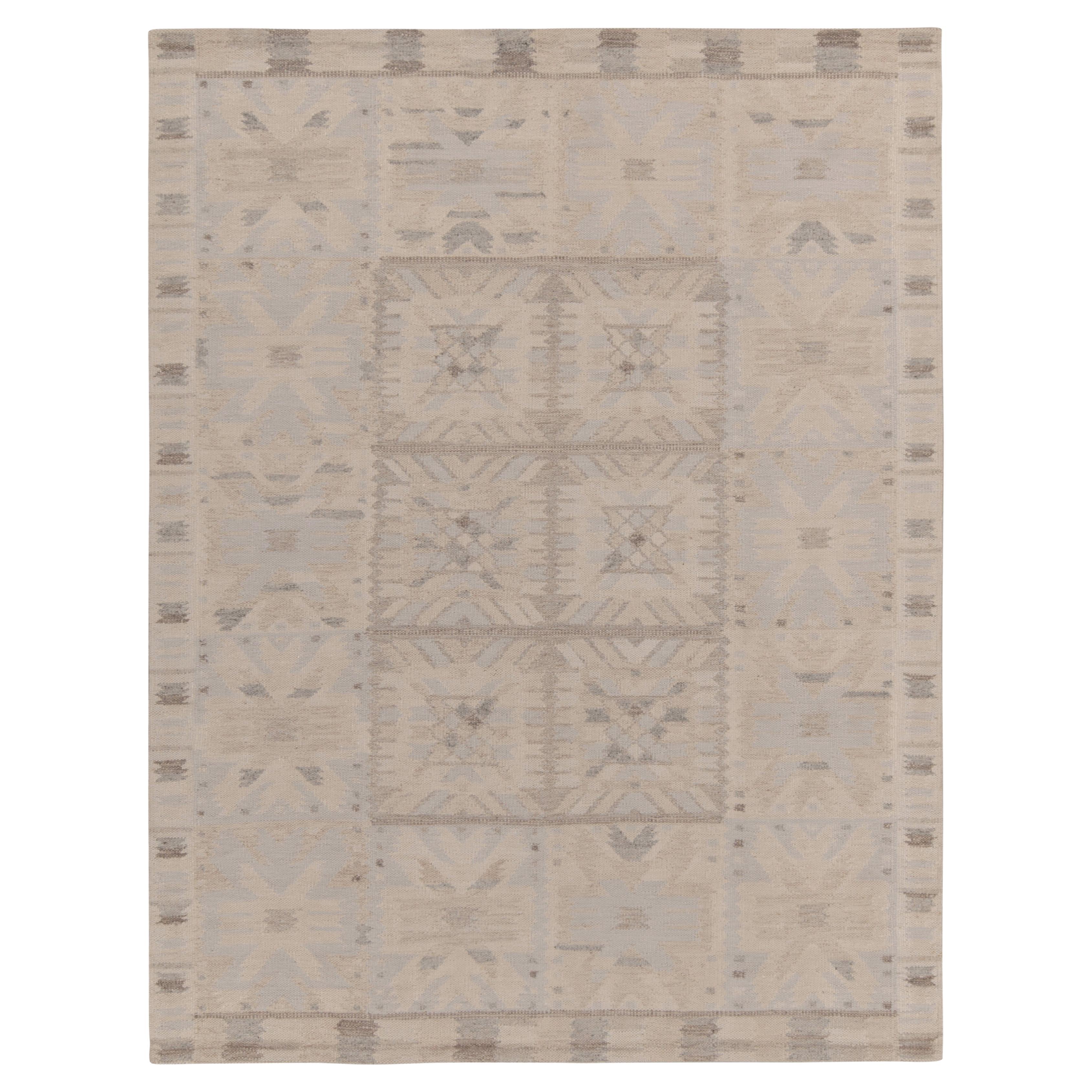 Rug & Kilim’s Scandinavian Style Kilim in White and Gray Geometric Patterns For Sale