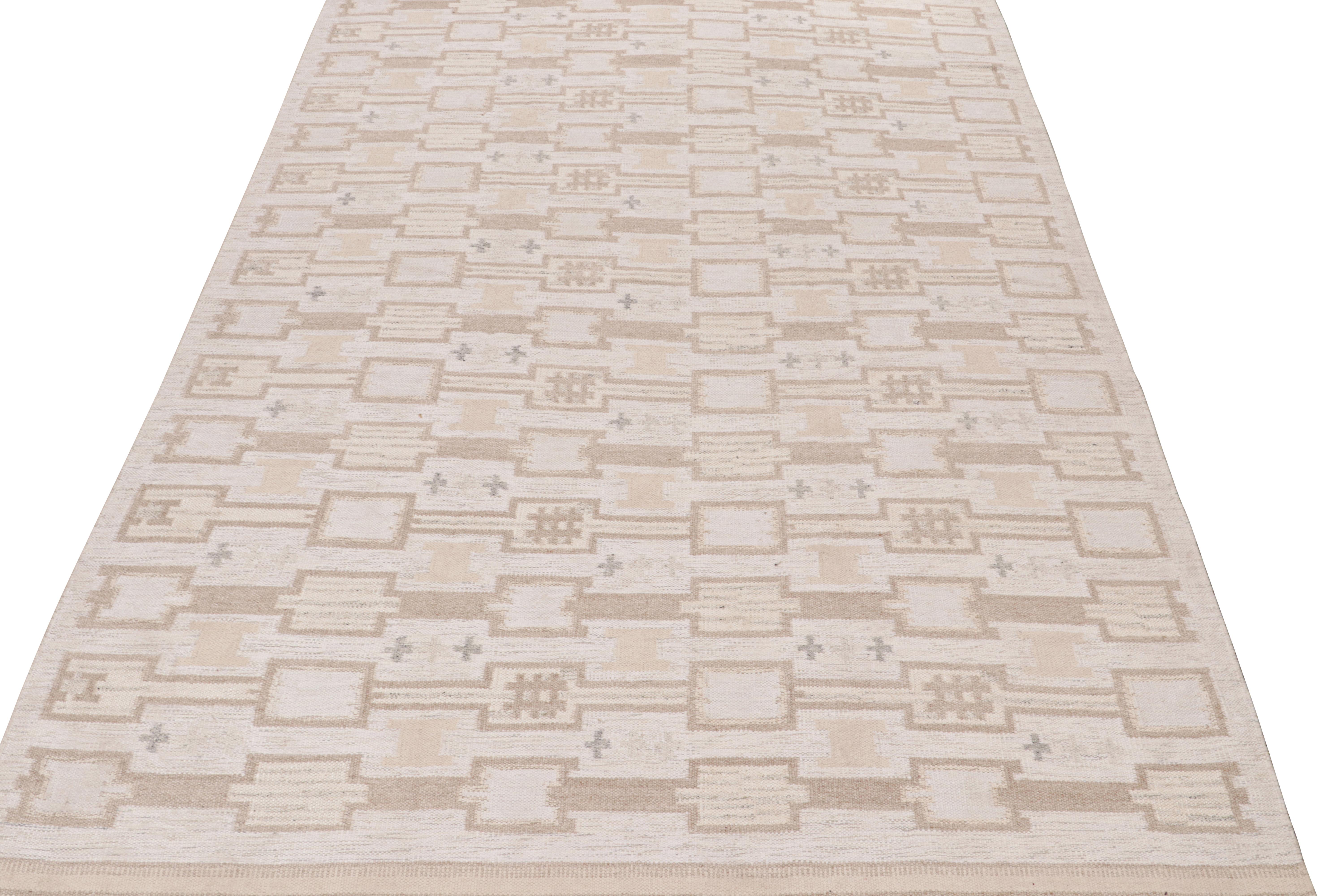 Scandinavian Modern Rug & Kilim’s Scandinavian Style Kilim in White & Beige-Brown Geometric Pattern For Sale