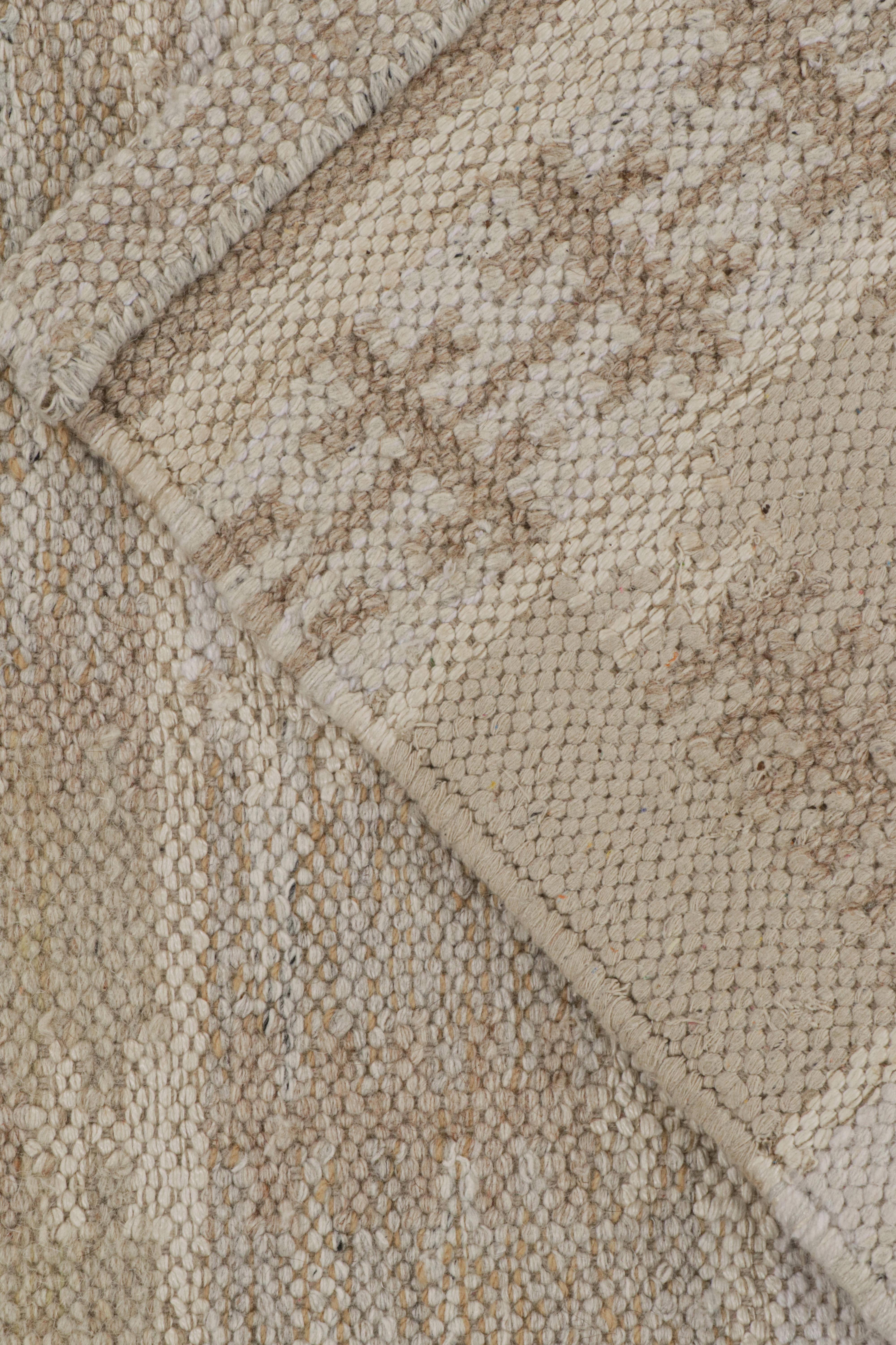 Rug & Kilim's skandinavischer Stil Kilim in Weiß & Brown-Mustern (21. Jahrhundert und zeitgenössisch) im Angebot