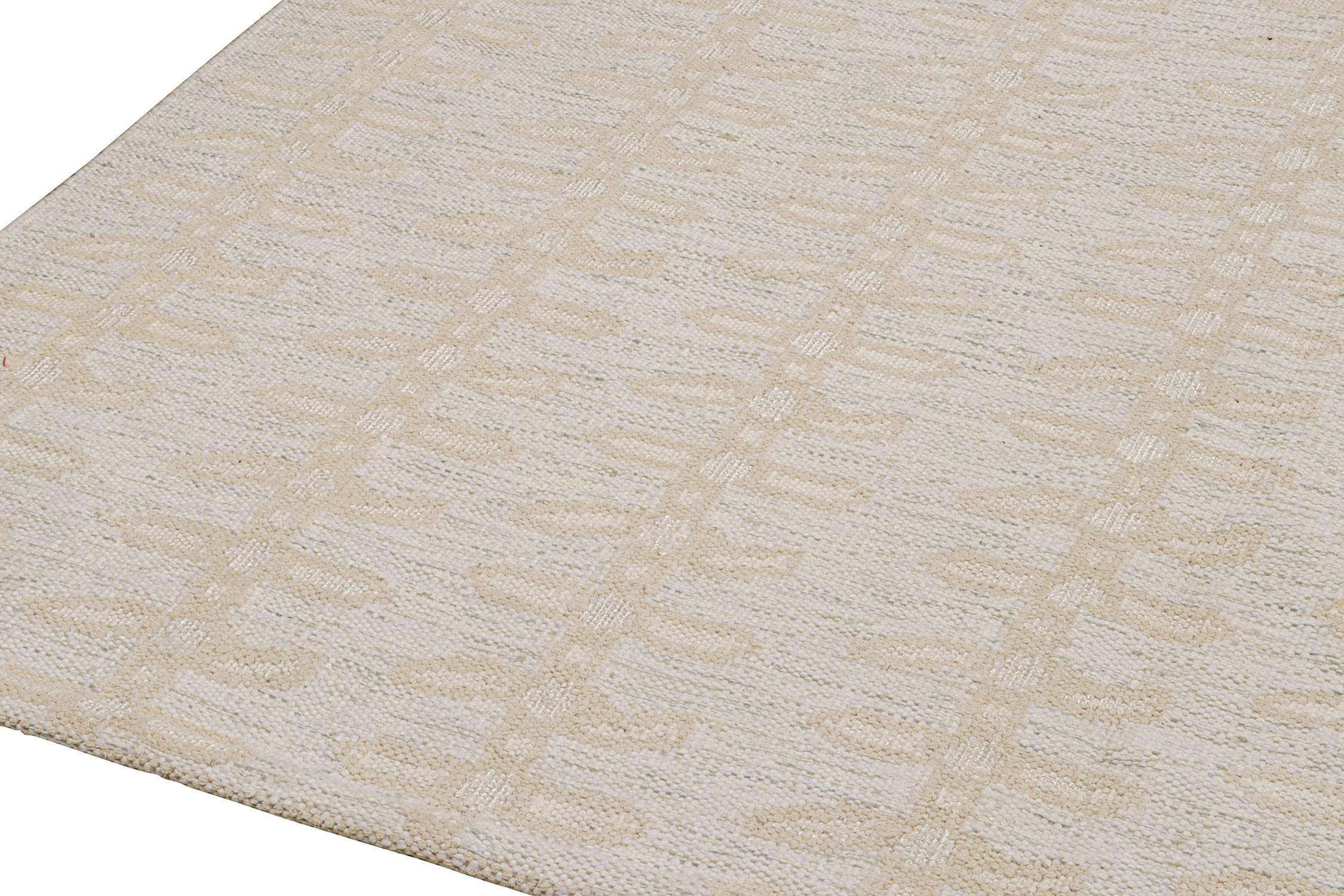 Indian Rug & Kilim’s Scandinavian Style Kilim in White with Beige Geometric Pattern For Sale