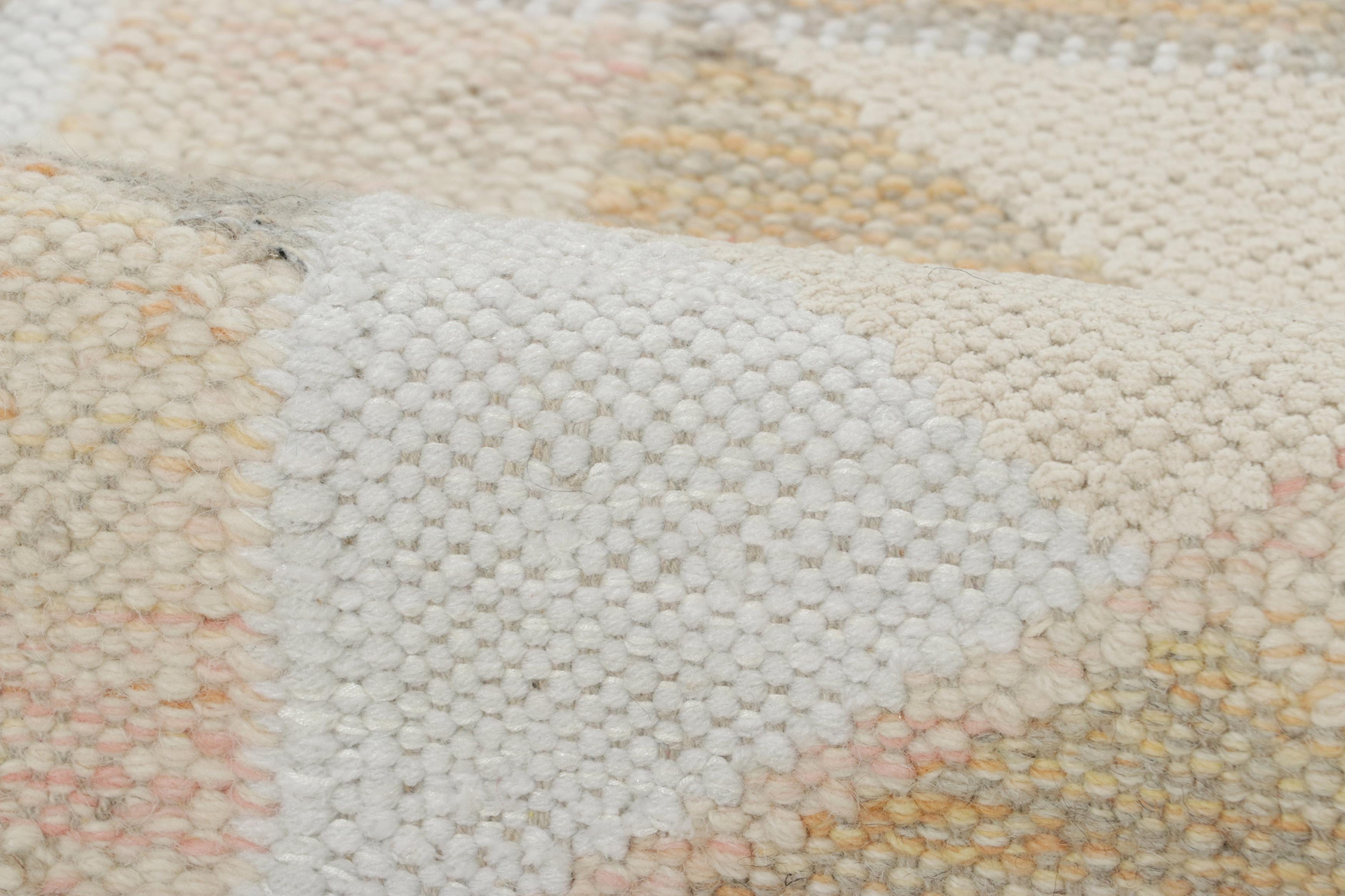 Rug & Kilim's skandinavischer Kilimteppich, Beige-Elfenbein mit geometrischen Mustern (Wolle) im Angebot