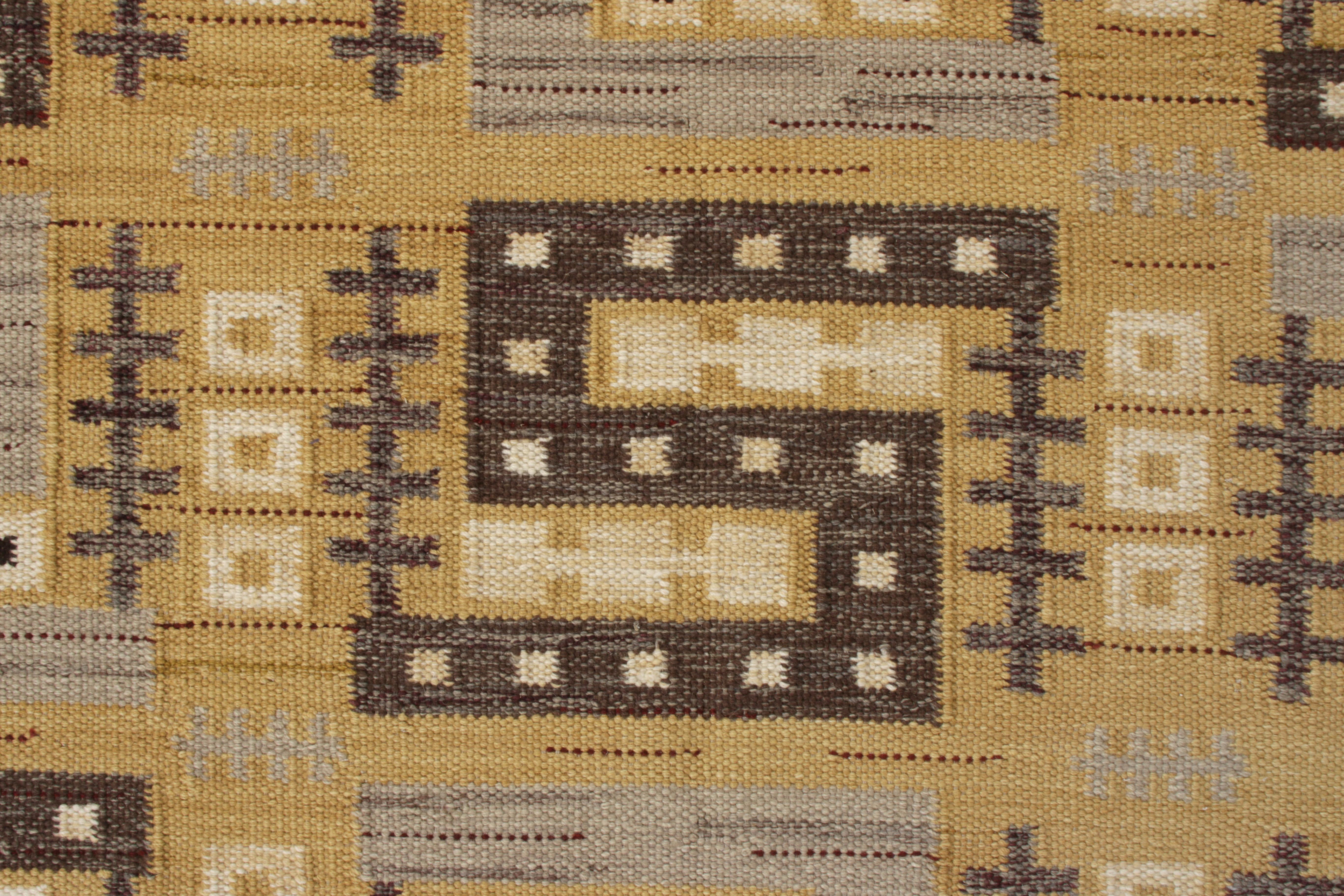 Indian Rug & Kilim’s Scandinavian Style Kilim Rug, Gold, Beige-Brown Geometric Pattern