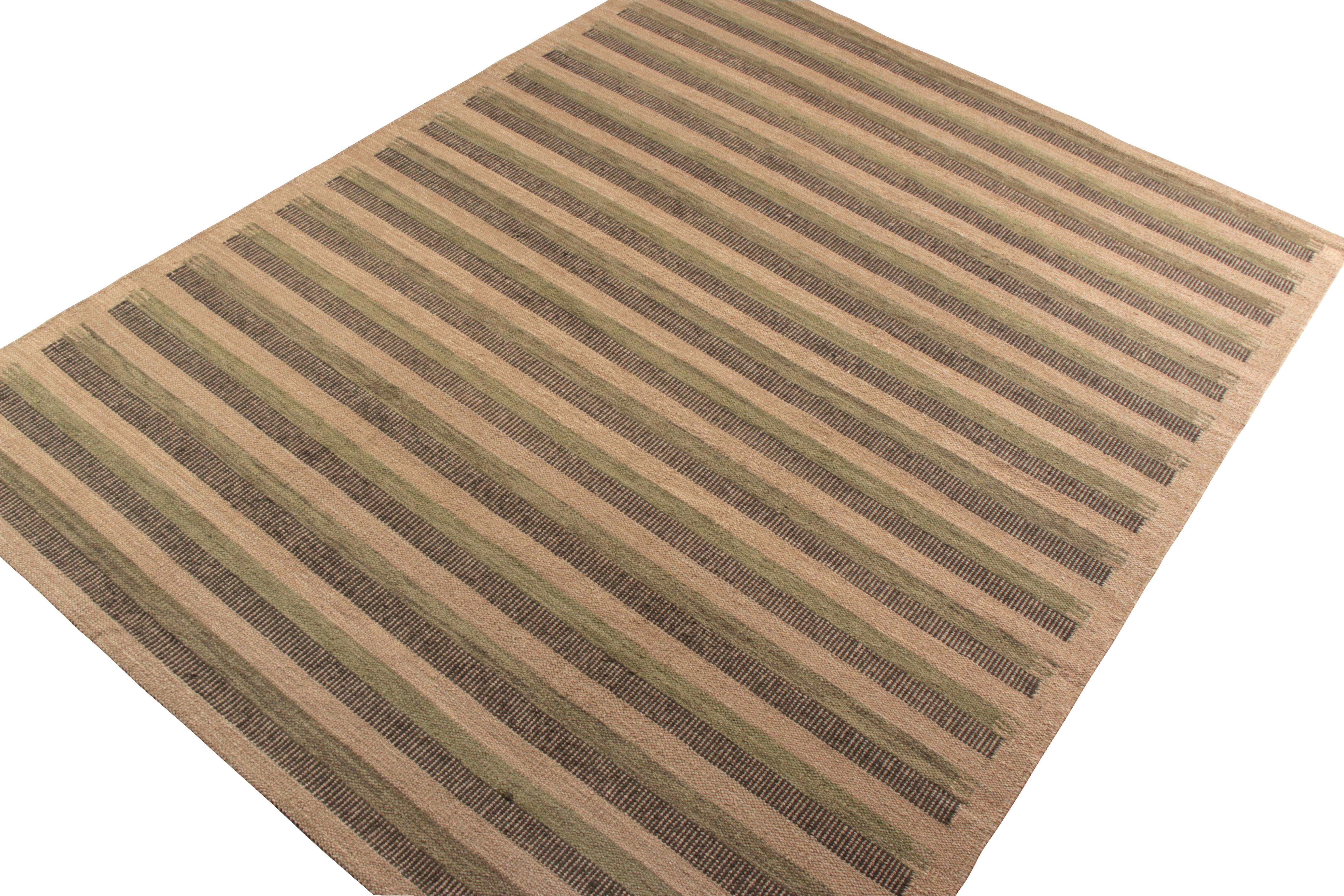 Scandinavo moderno Rug & Kilim - Tappeto Kilim in stile scandinavo, motivo a strisce verdi e beige-marroni in vendita