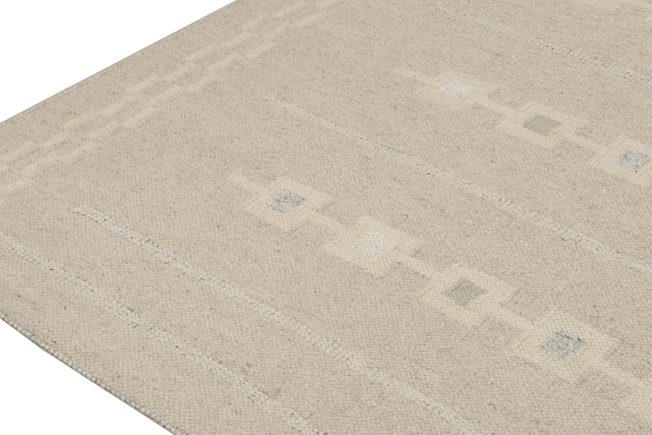 Hand-Knotted Rug & Kilim’s Scandinavian Style Kilim Rug in Beige and Grey Geometric Patterns For Sale