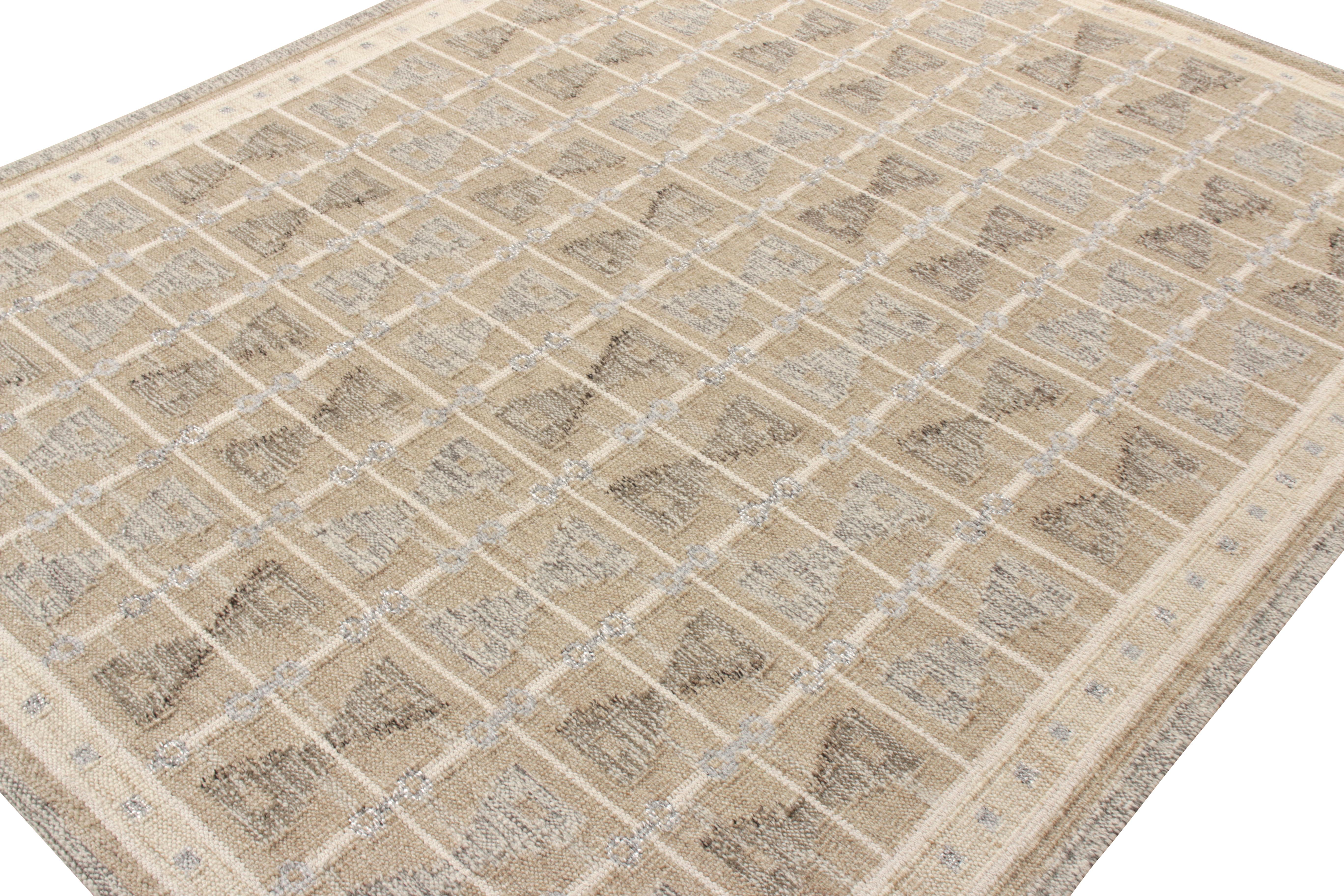 Aubusson Rug & Kilim’s Scandinavian Style Kilim rug in Beige-Brown Geometric Pattern For Sale