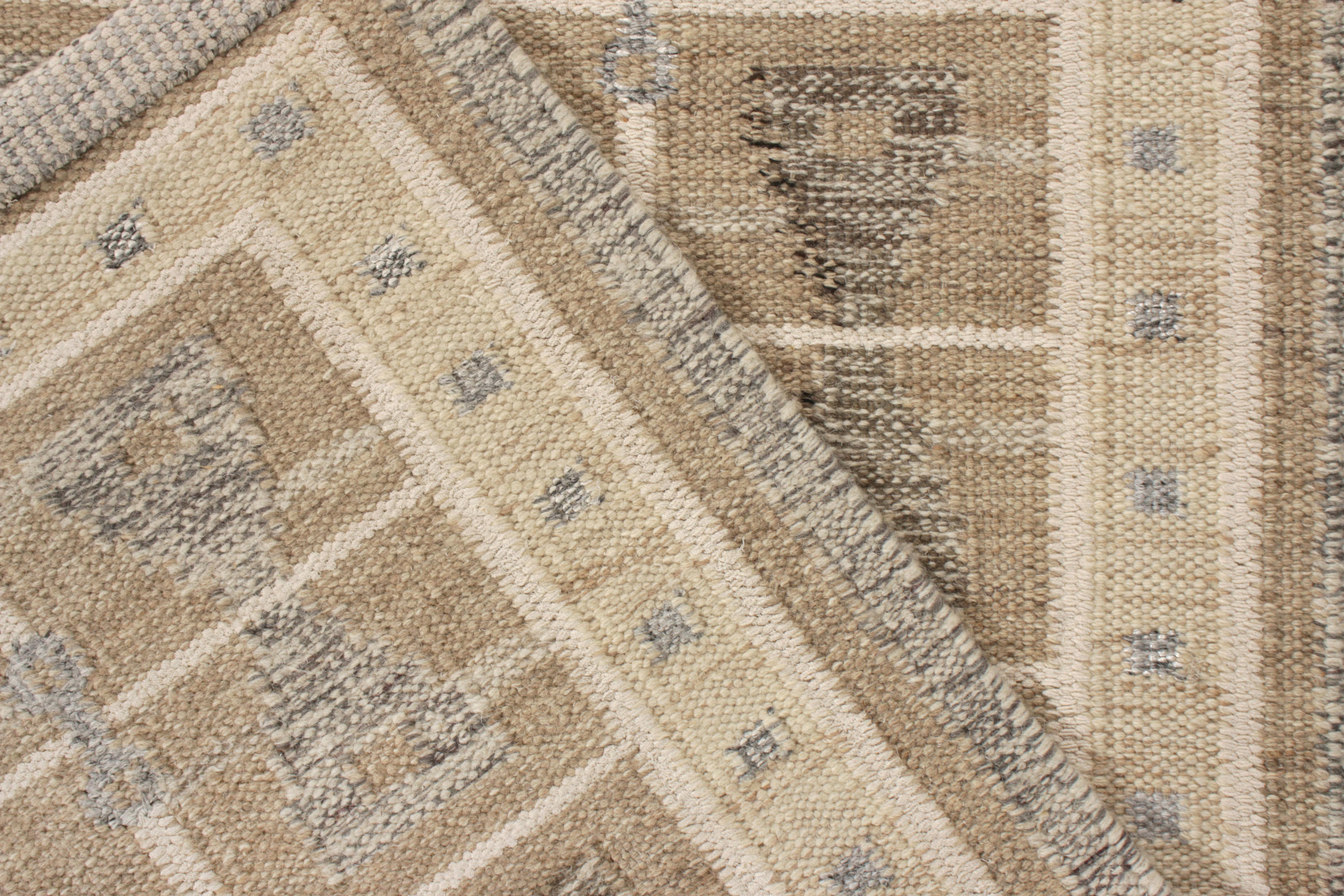 Hand-Knotted Rug & Kilim’s Scandinavian Style Kilim rug in Beige-Brown Geometric Pattern For Sale