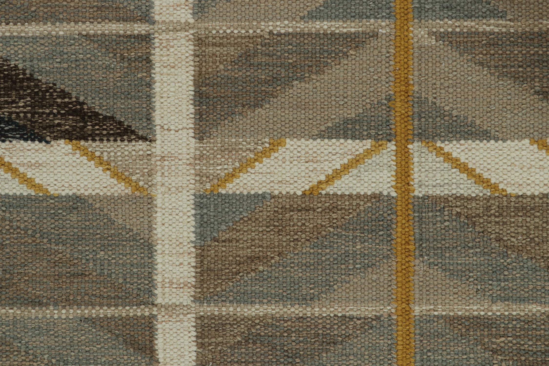 Rug & Kilim’s Scandinavian Style Kilim Rug in Beige-Brown & Gold Geometric Patte In New Condition For Sale In Long Island City, NY