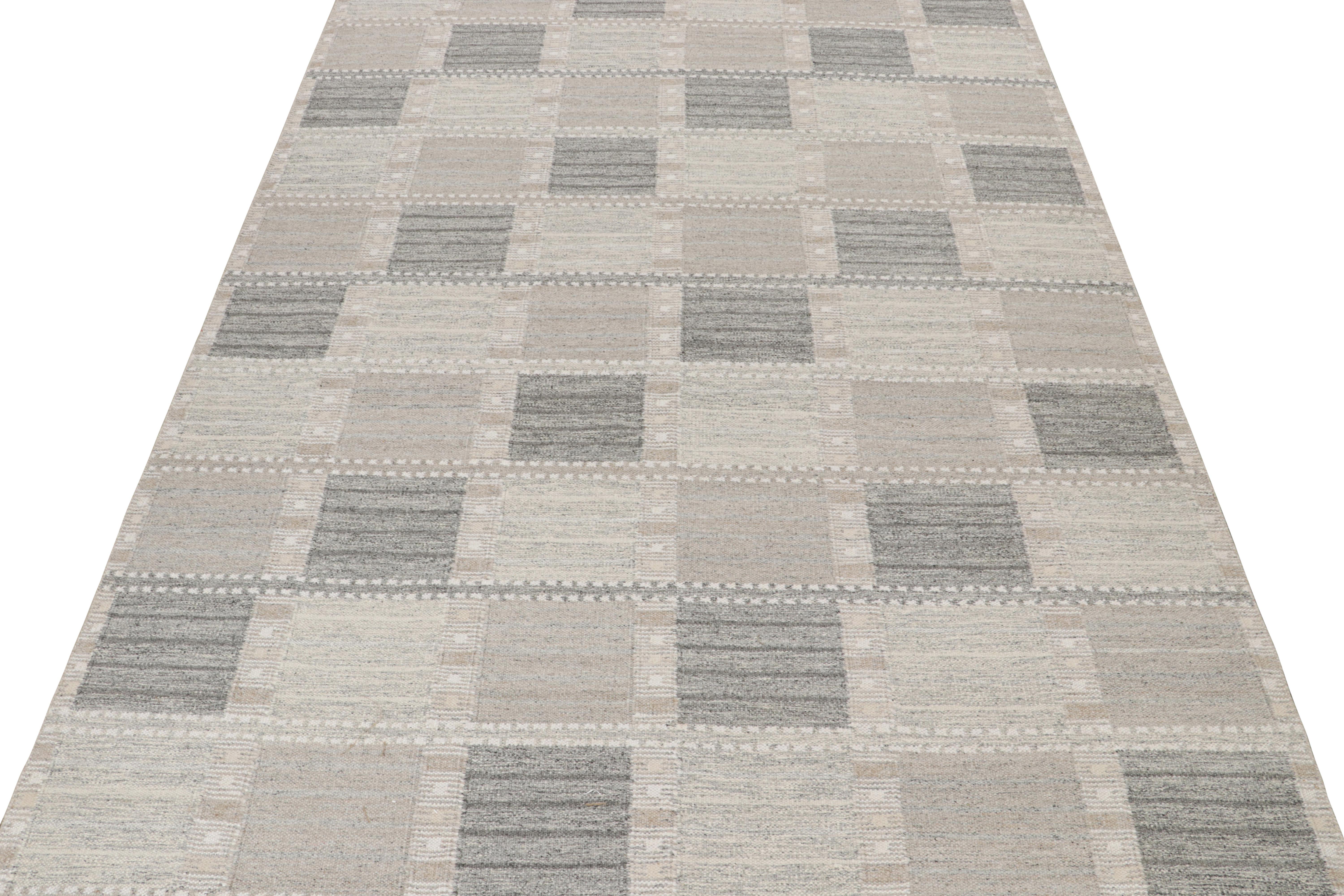 Modern Rug & Kilim’s Scandinavian Style Kilim Rug in Beige & Gray Geometric Patterns For Sale