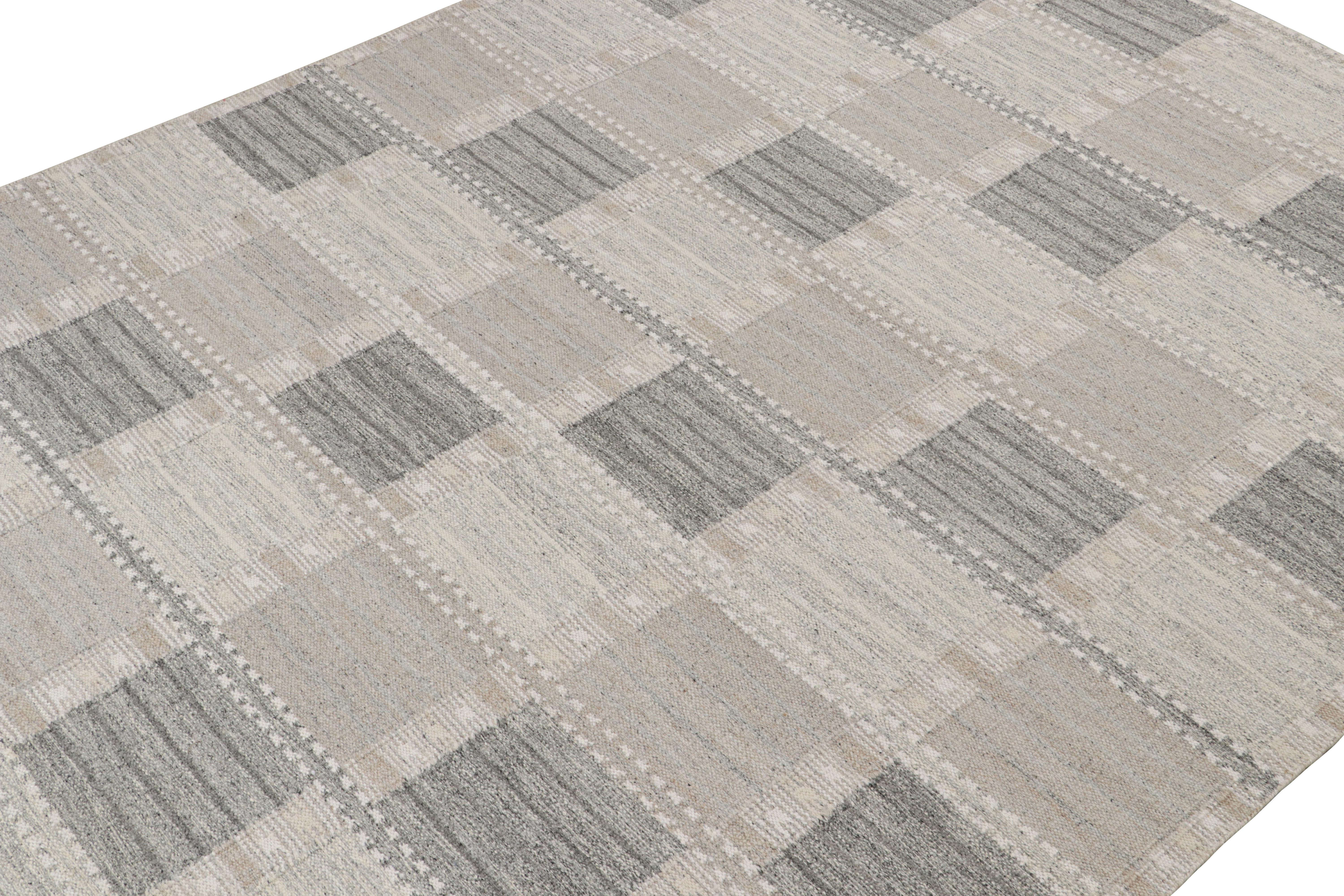 Indian Rug & Kilim’s Scandinavian Style Kilim Rug in Beige & Gray Geometric Patterns For Sale