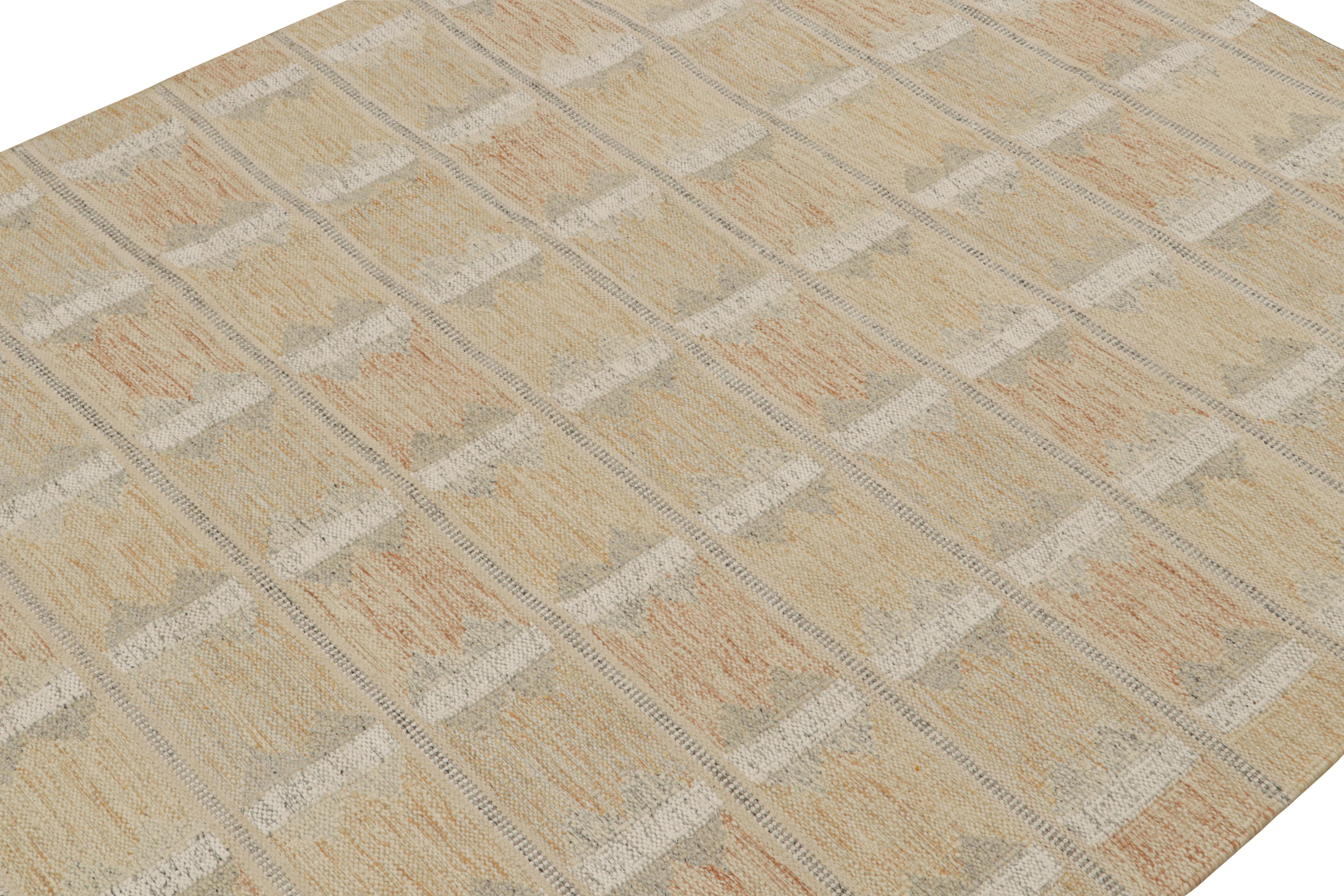 Rug & Kilim's skandinavischer Kilim-Teppich in Beige mit geometrischen Mustern (Indisch) im Angebot