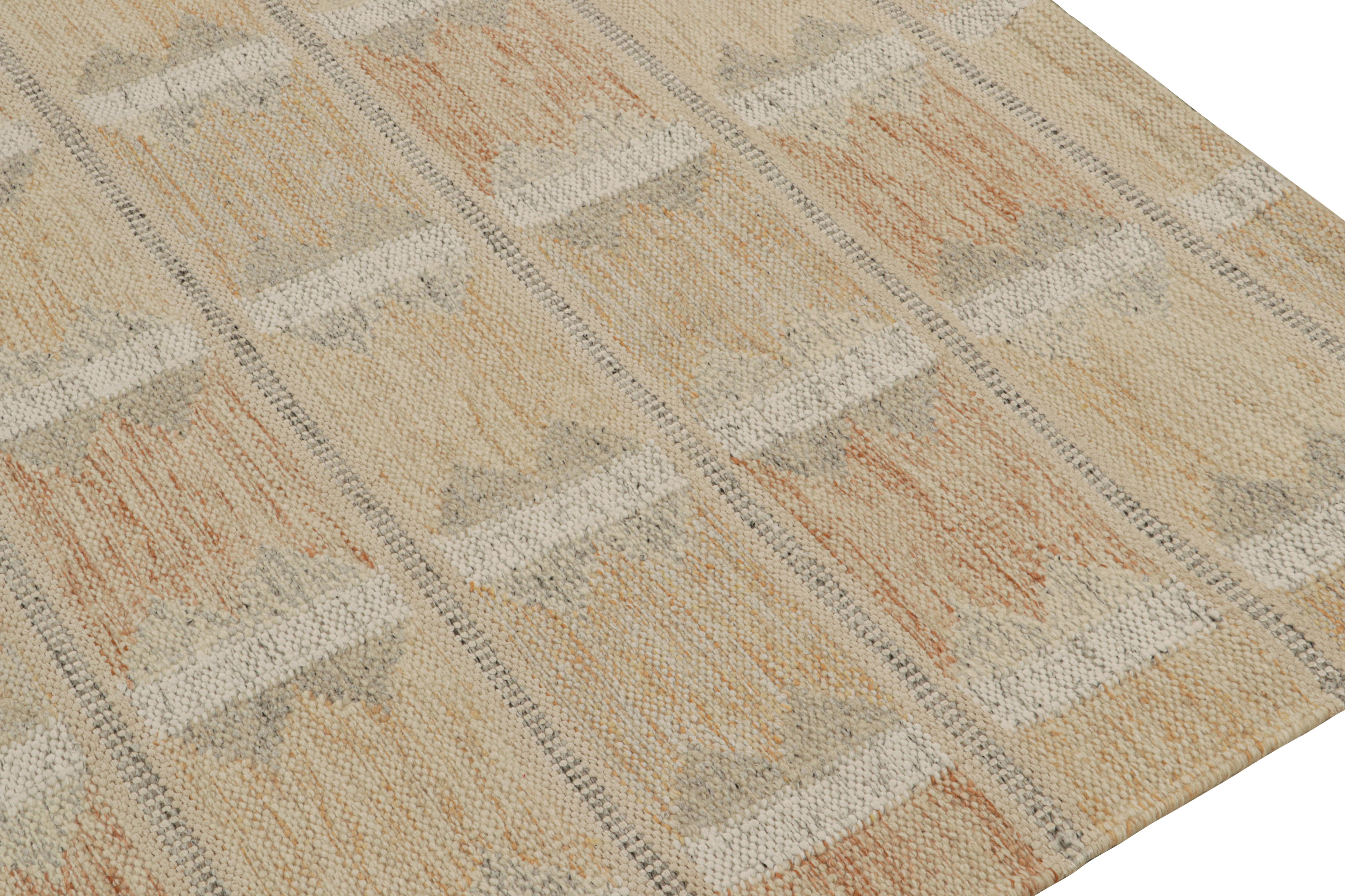 Hand-Woven Rug & Kilim’s Scandinavian Style Kilim Rug in Beige with Geometric Patterns For Sale