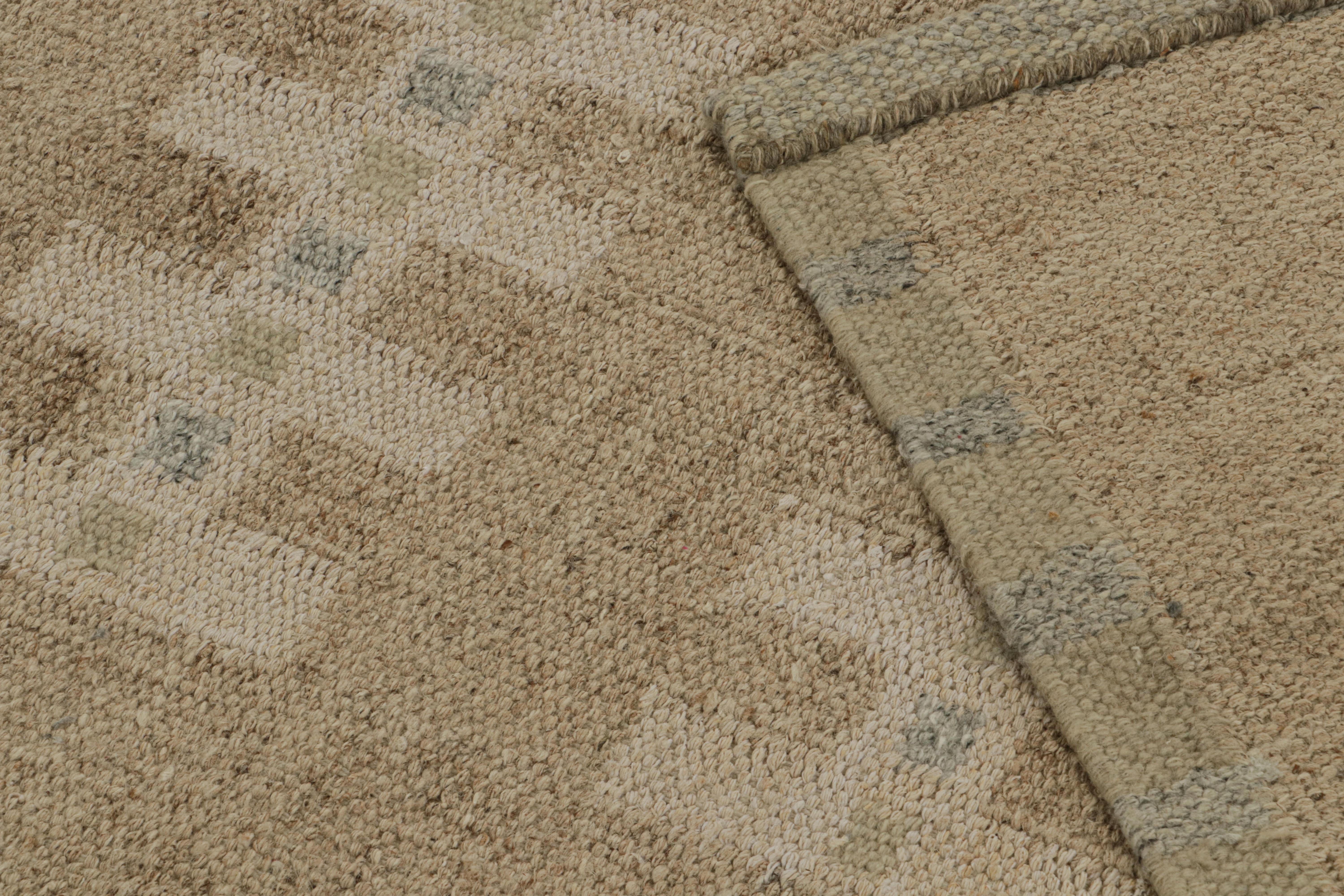 XXIe siècle et contemporain Rug & Kilim's Scandinavian Style Kilim Rug in Beige with Geometric Patterns (tapis de style scandinave à motifs géométriques) en vente