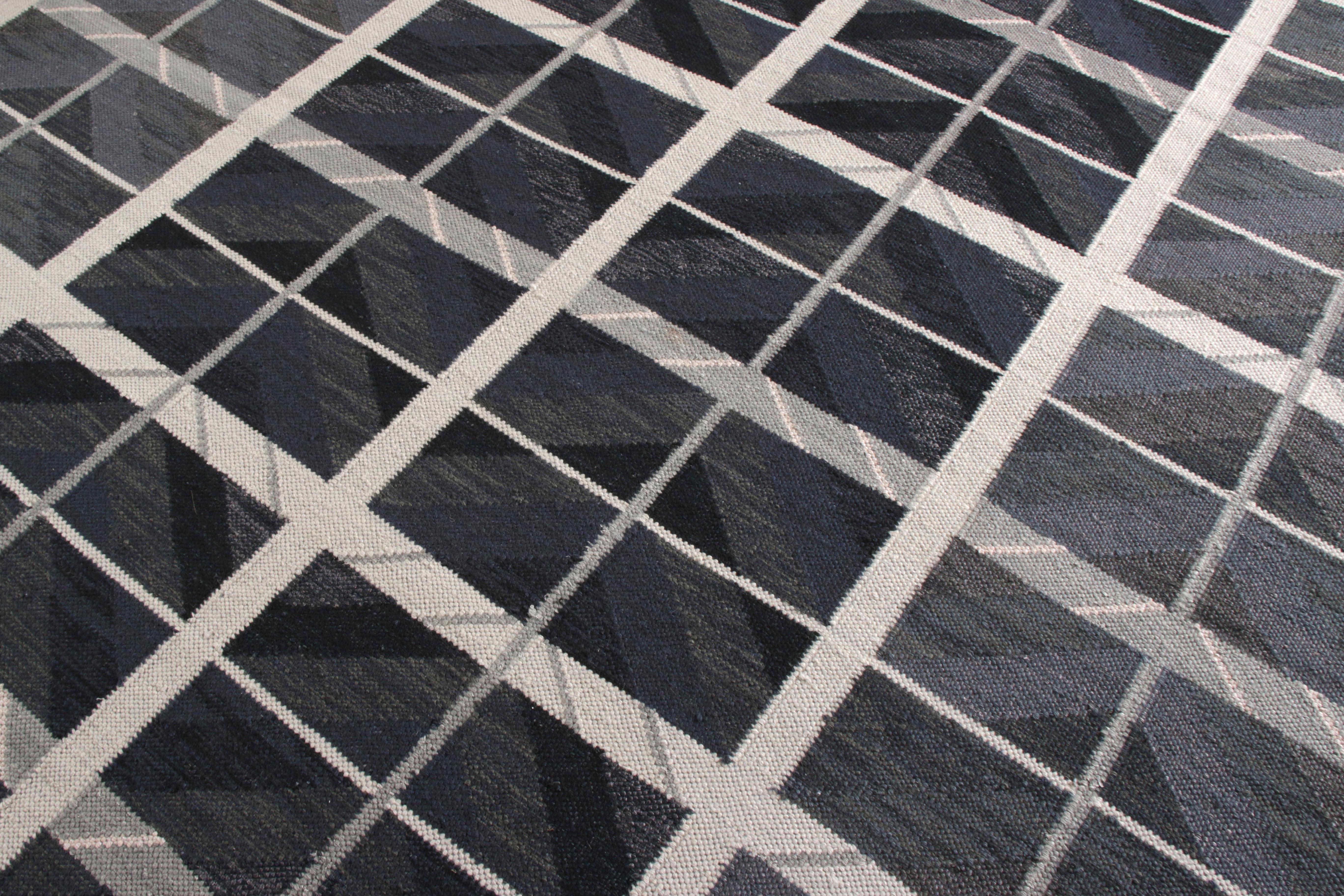 Indian Rug & Kilim’s Scandinavian Style Kilim Rug in Blue and Gray Geometric Pattern For Sale