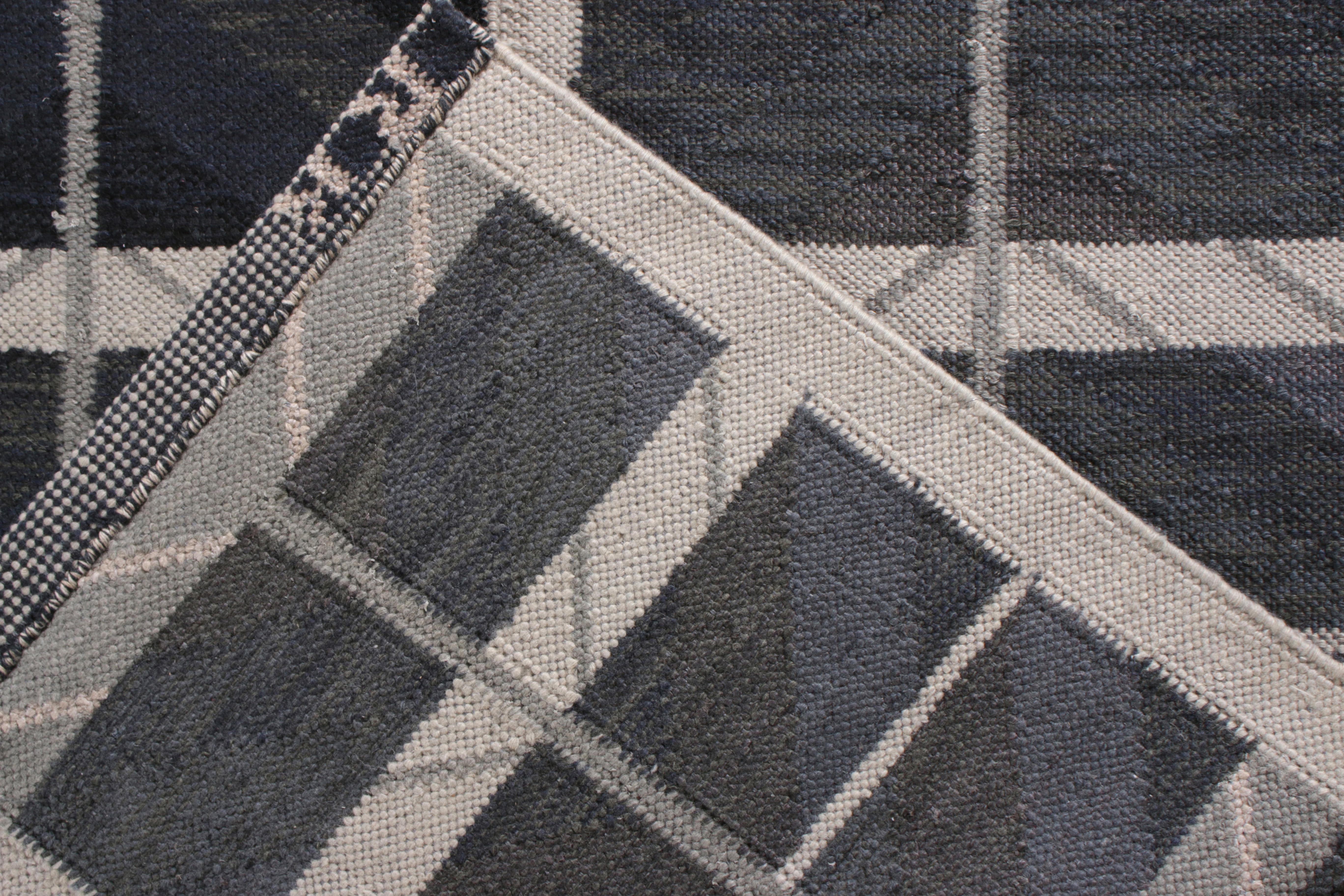 Teppich & Kilims skandinavischer Kelim-Teppich in Blau und Grau mit geometrischem Muster (Handgeknüpft) im Angebot