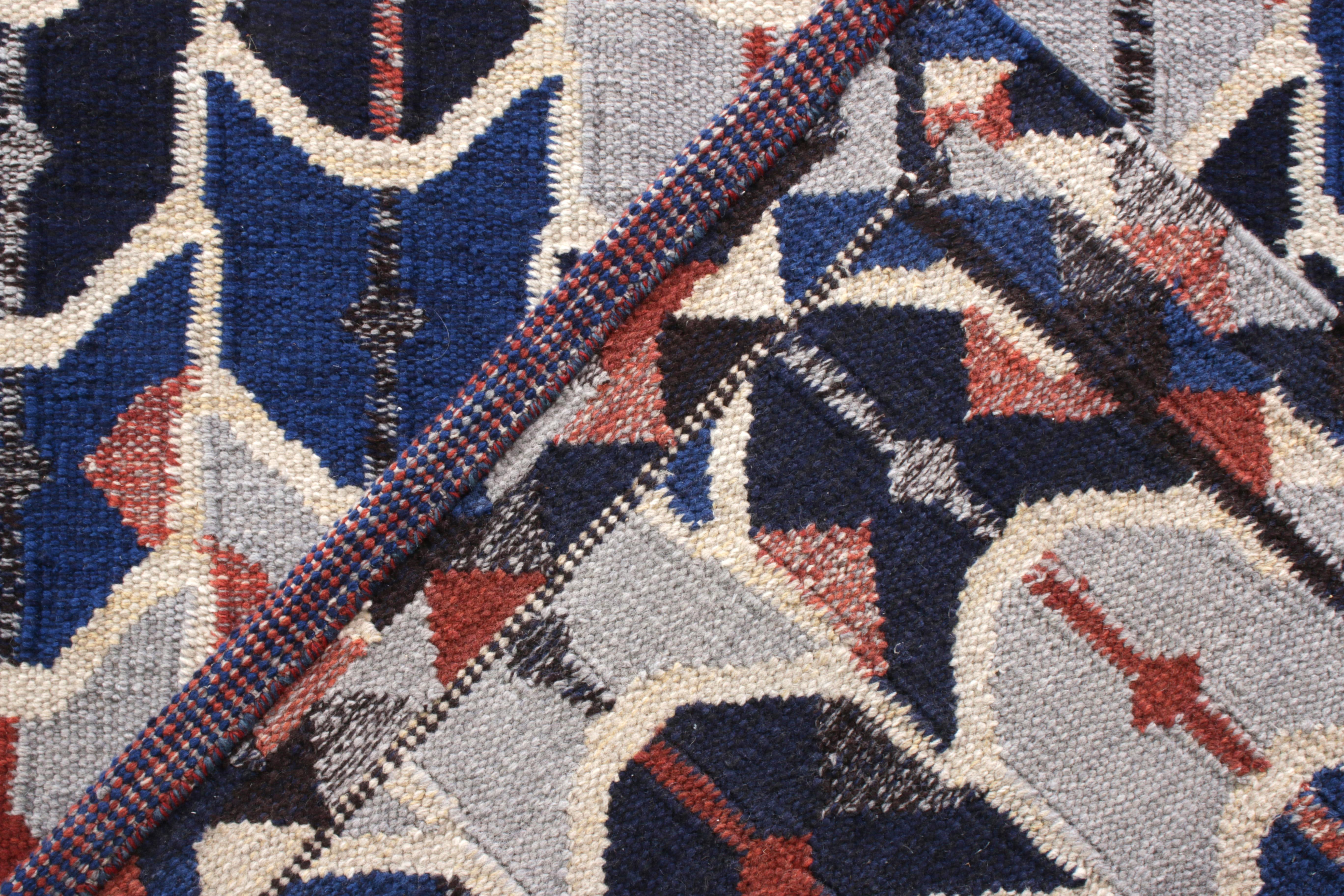 Noué à la main Tapis & Kilims tapis Kilim de style scandinave en bleu et blanc à motif géométrique en vente