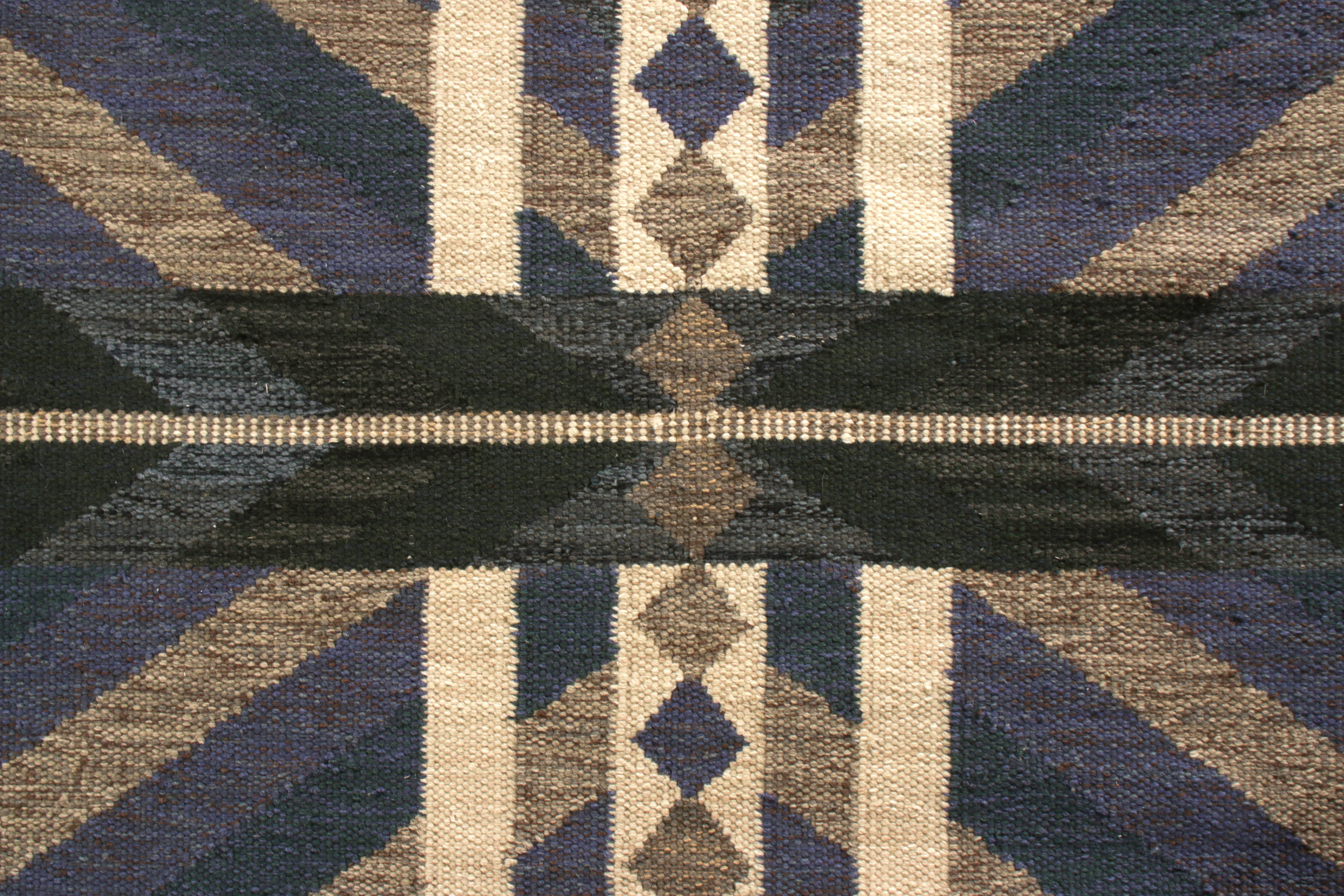 Alfombra Kilim de estilo escandinavo Rug & Kilim en azul, estampado geométrico beige-marrón en Nuevo estado para la venta en Long Island City, NY