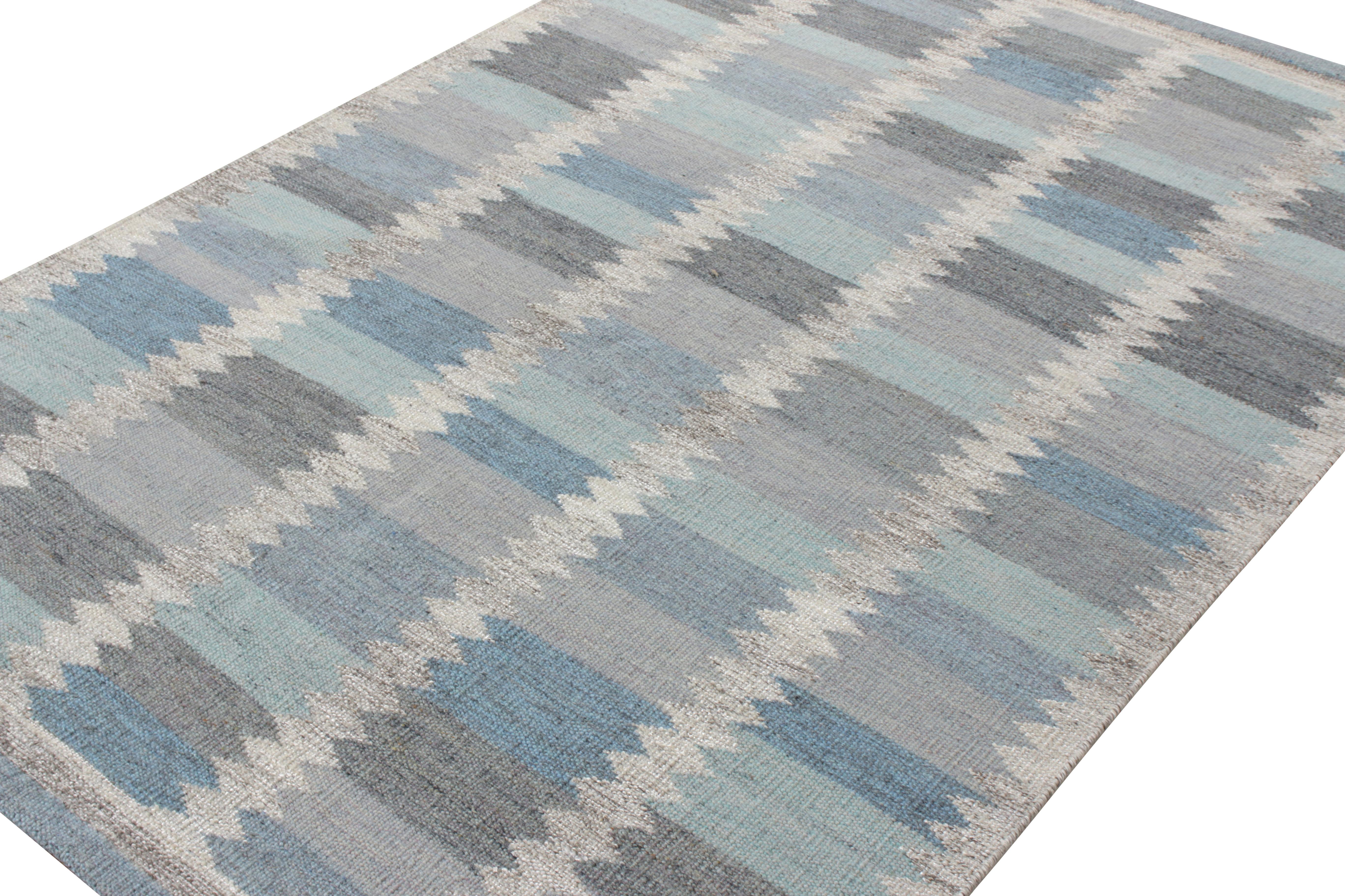 Scandinavian Modern Rug & Kilim’s Scandinavian Style Kilim Rug in Blue, Grey Geometric Pattern For Sale