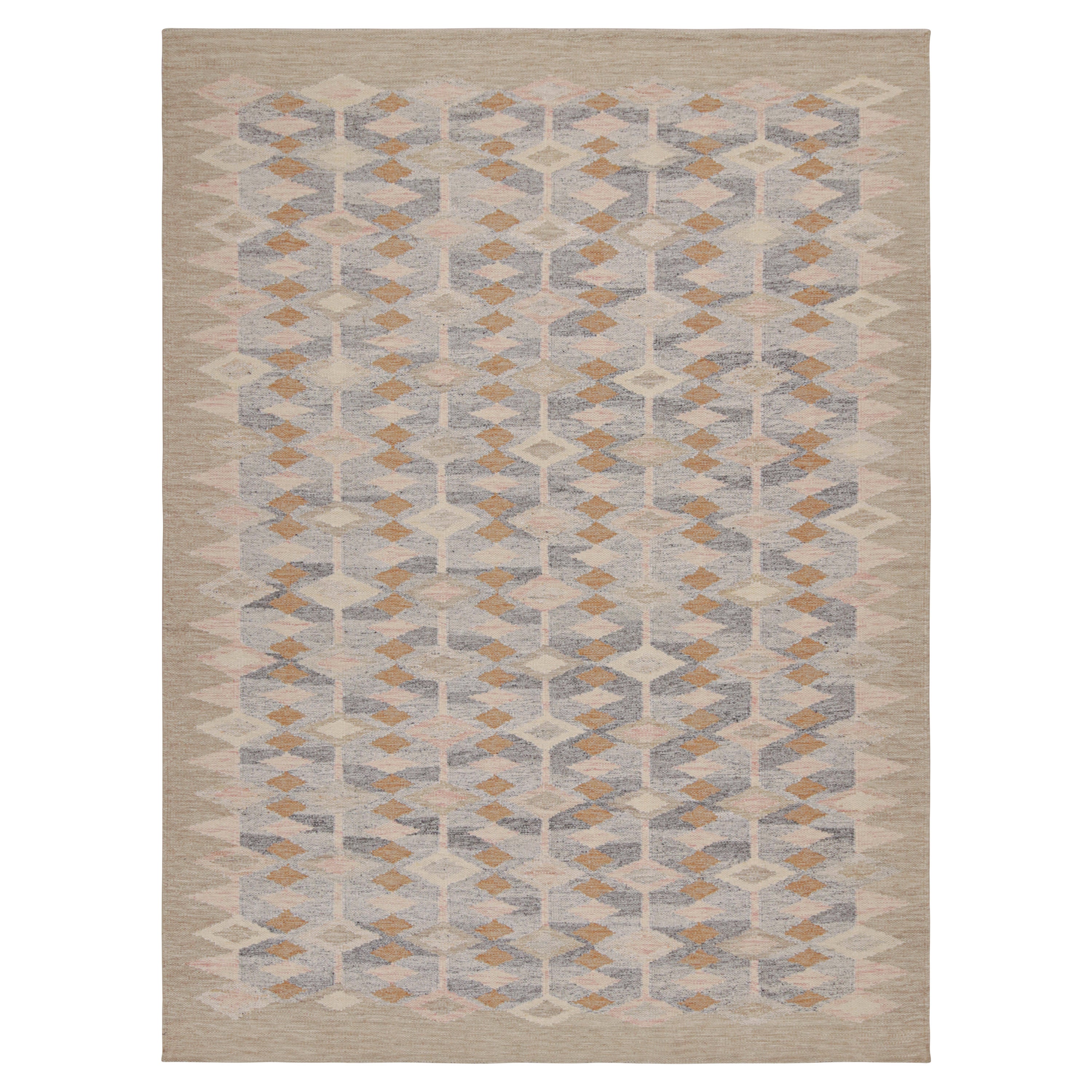 Rug & Kilim: Tappeto Kilim in stile scandinavo con motivi blu, grigi e dorati