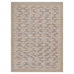 Rug & Kilim: Tappeto Kilim in stile scandinavo con motivi blu, grigi e dorati