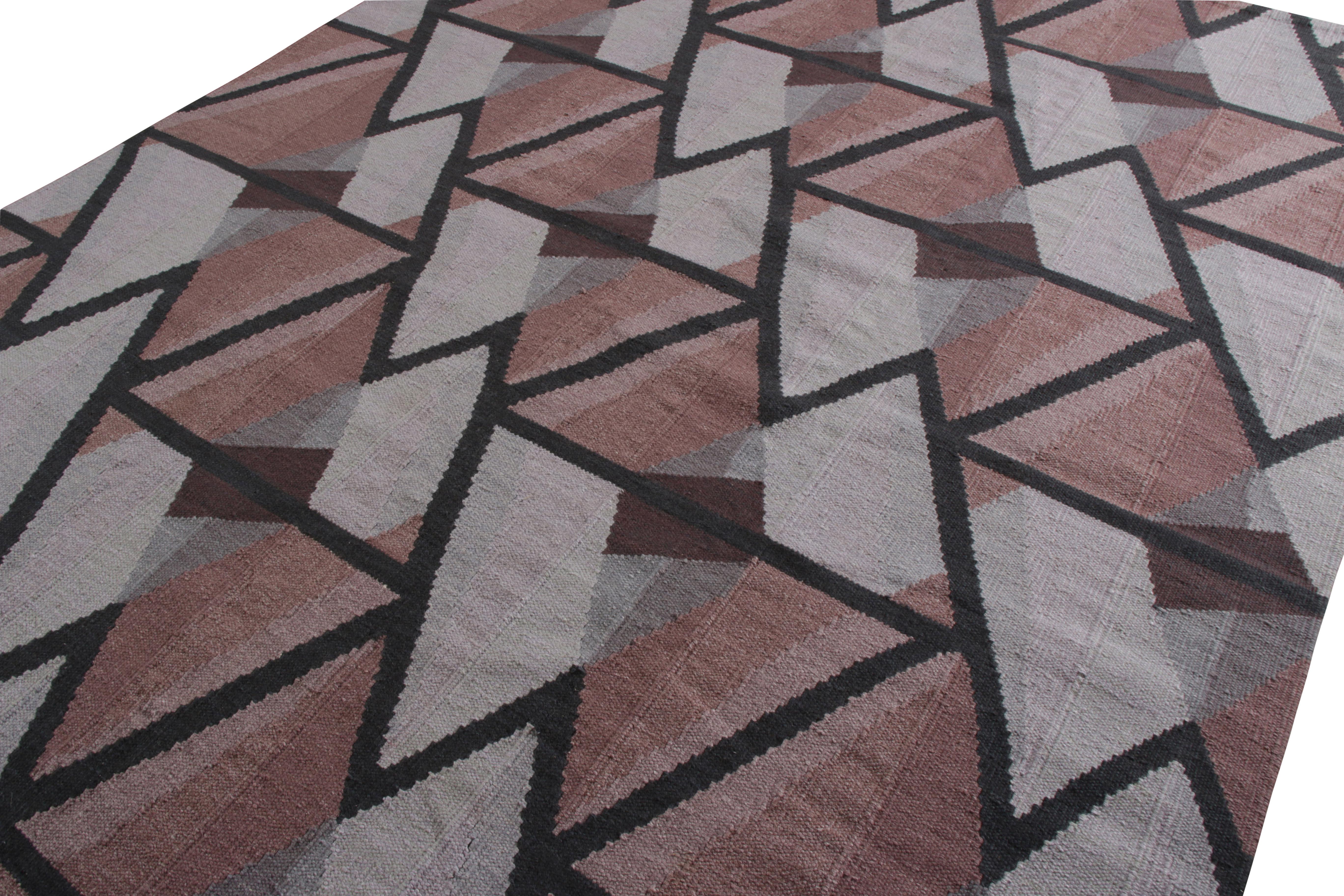 Indian Rug & Kilim’s Scandinavian Style Kilim Rug in Gray and Pink Geometric Pattern For Sale