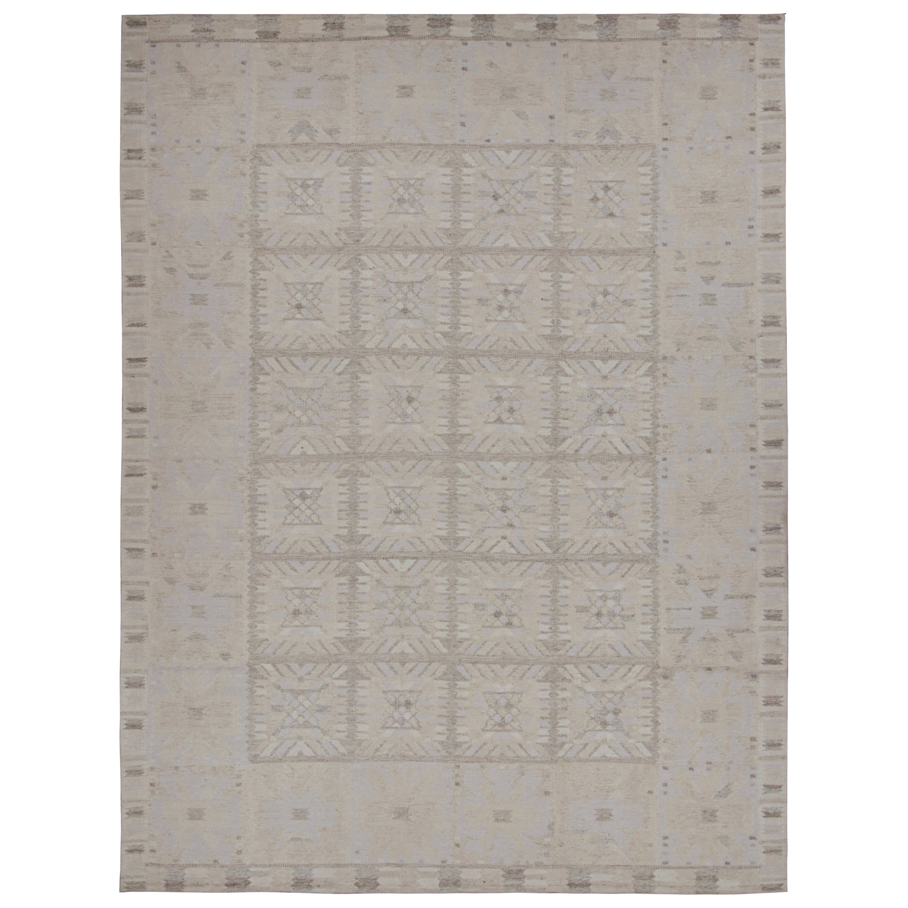 Rug & Kilim’s Scandinavian Style Kilim Rug in Gray and White Geometric Patterns