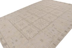 Rug & Kilim's skandinavischer Kilim-Teppich in Grau und Beige mit geometrischen Mustern